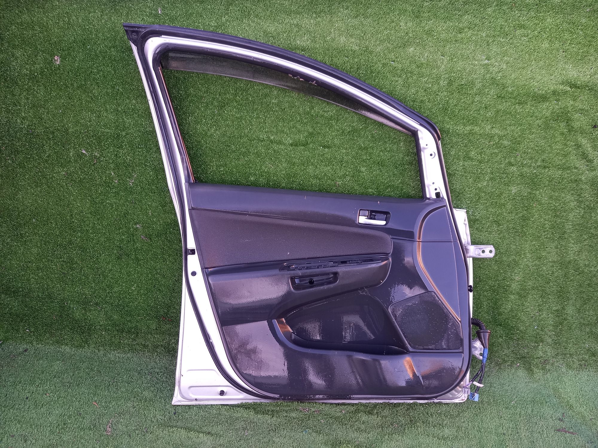 261 дверь F/L на TOYOTA WISH ZNE10, 22500 рублей, Невинномысск