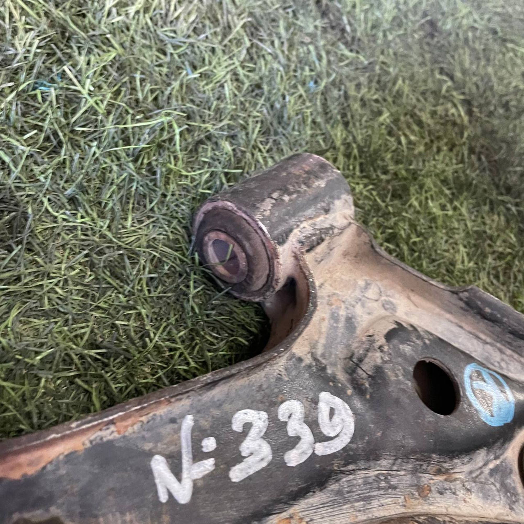 339 Рычаг передний правый нижний NISSAN PULSAR FN14, 1 рублей, Невинномысск