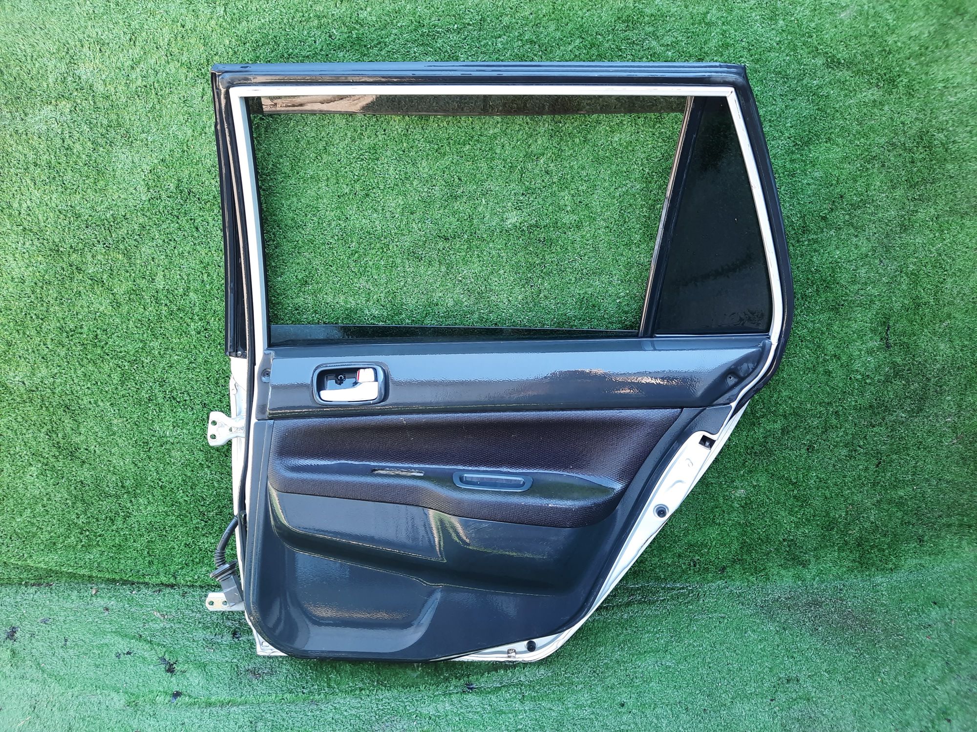 877 дверь на MITSUBISHI LANCER CEDIA CS5W, 9500 рублей, Невинномысск