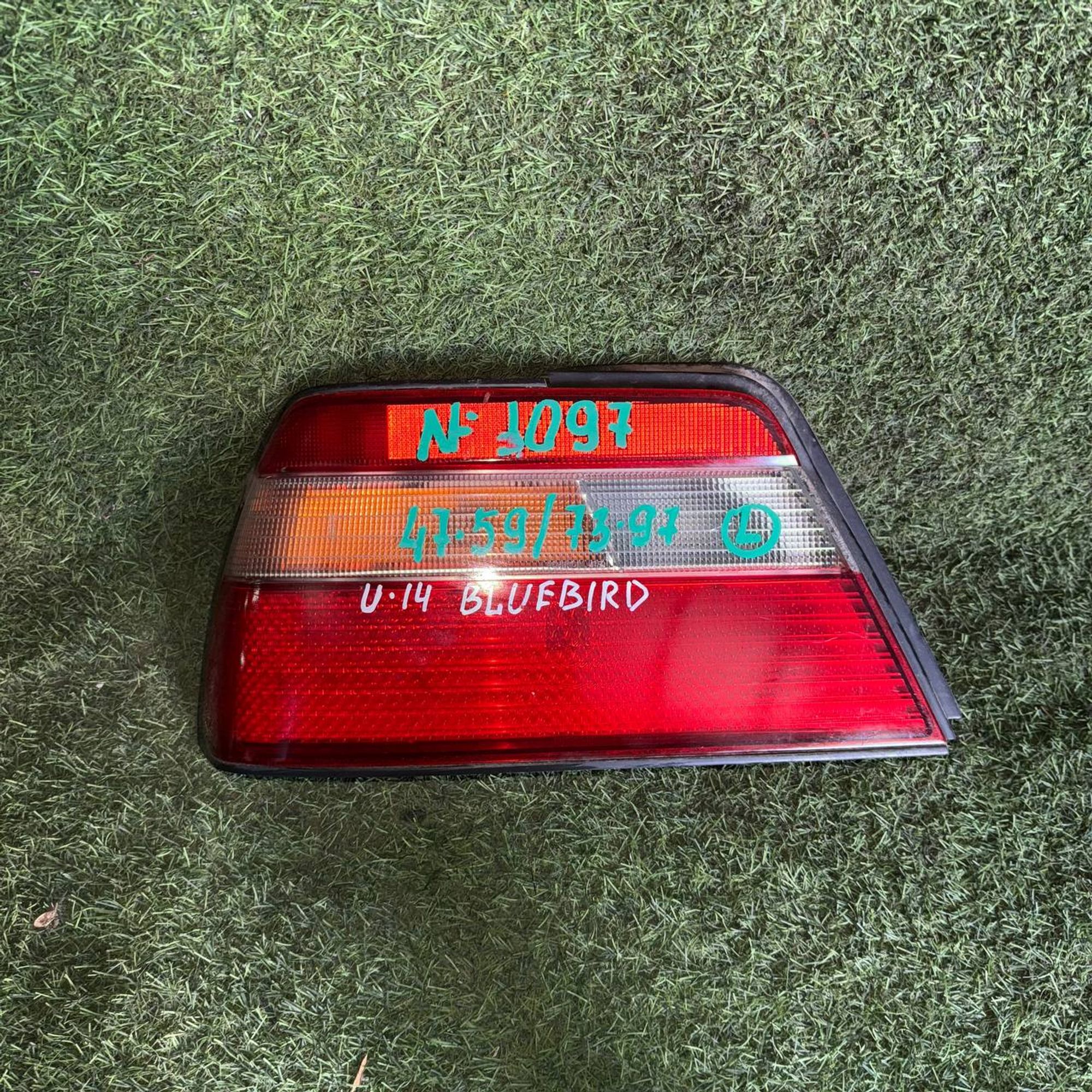 1097 Фонарь задний левый NISSAN BLUEBIRD U14, 3500 рублей, Невинномысск