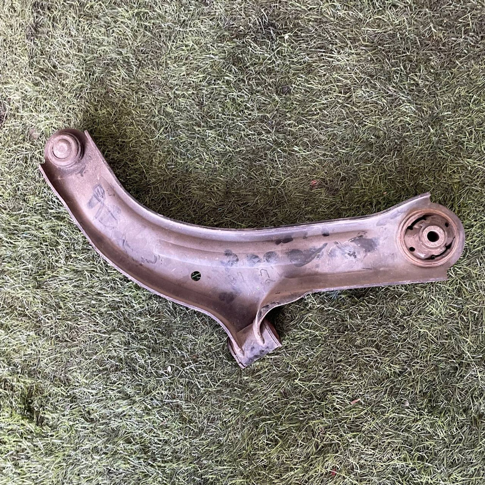 226 Рычаг передний левый нижний  NISSAN CUBE Z11, 3500 рублей, Невинномысск