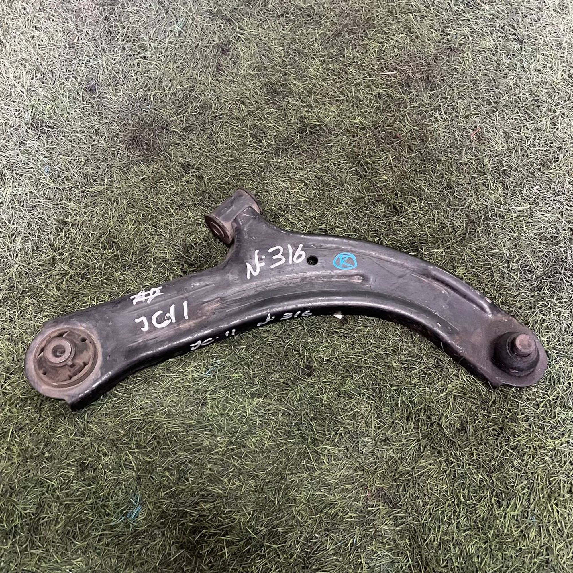 316 Рычаг передний правый нижний NISSAN TIIDA JC11, 4500 рублей, Невинномысск