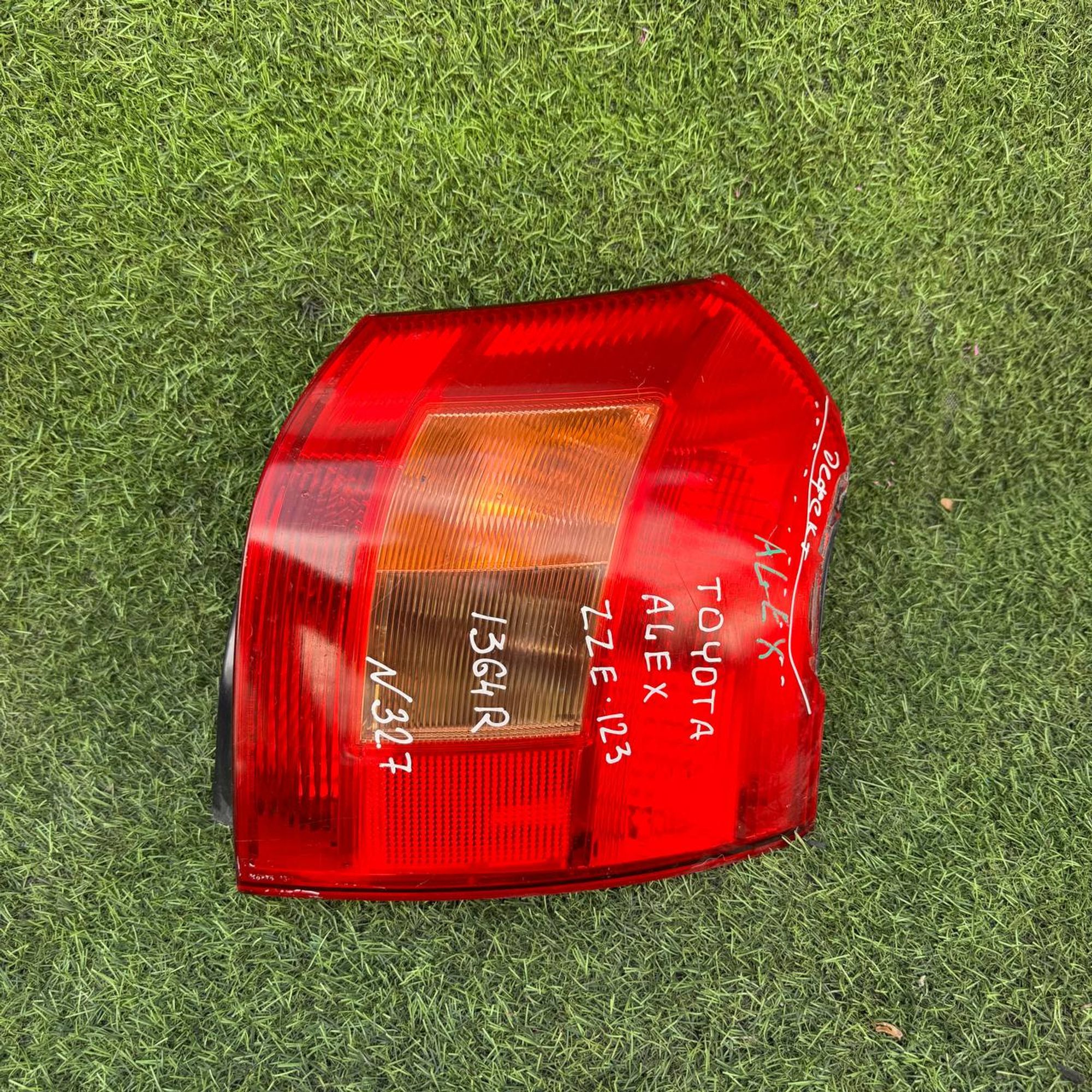 327 Фонарь задний правый TOYOTA ALLEX ZZE123, 4500 рублей, Невинномысск