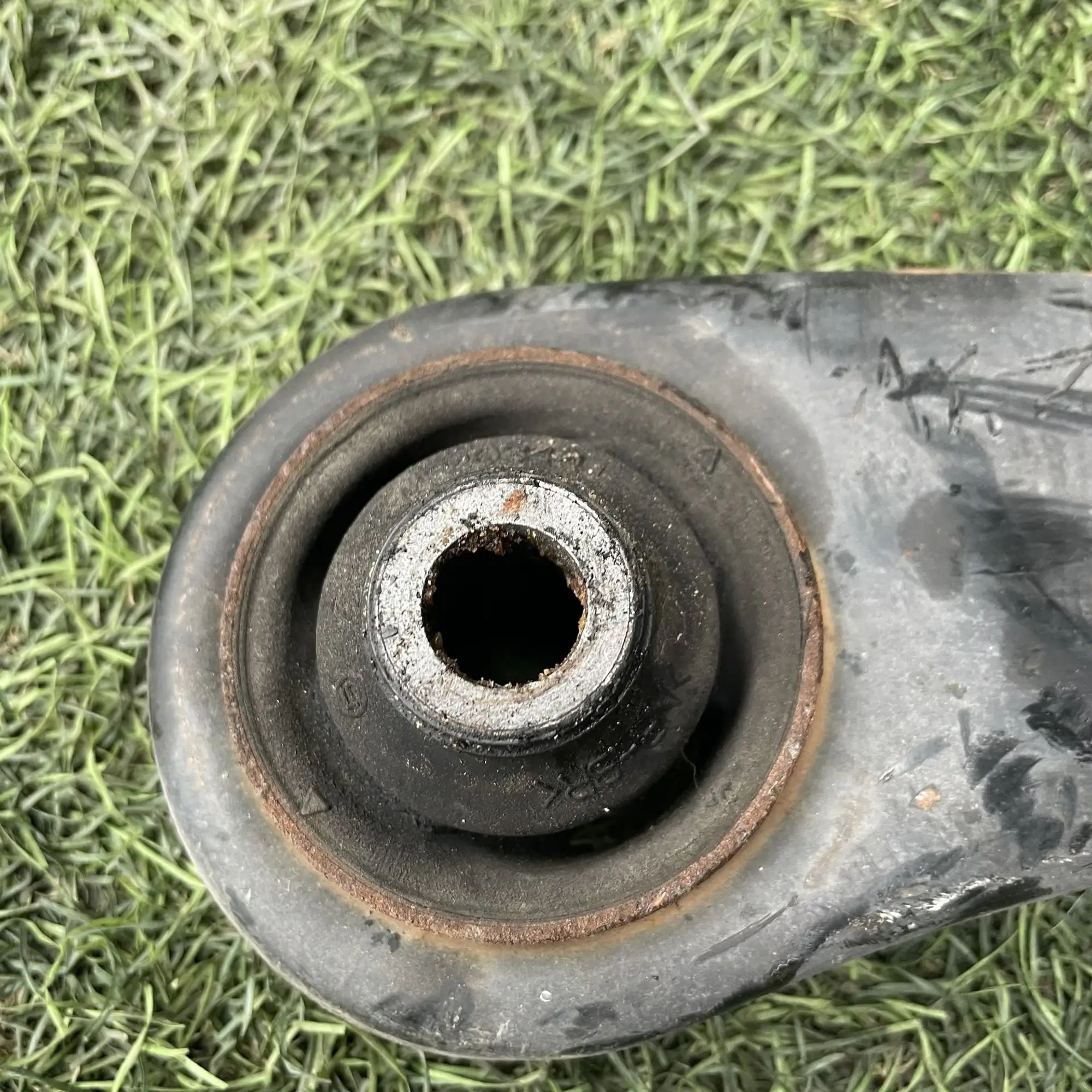 https://ycs.partsauto.market/partsauto-images/thmbs/userImages/772e461030aea93f4dbb6447c0f924d3/part/b4d88f3e-21f2-45e5-94b5-58c8b47e551c_1779197161333.jpg