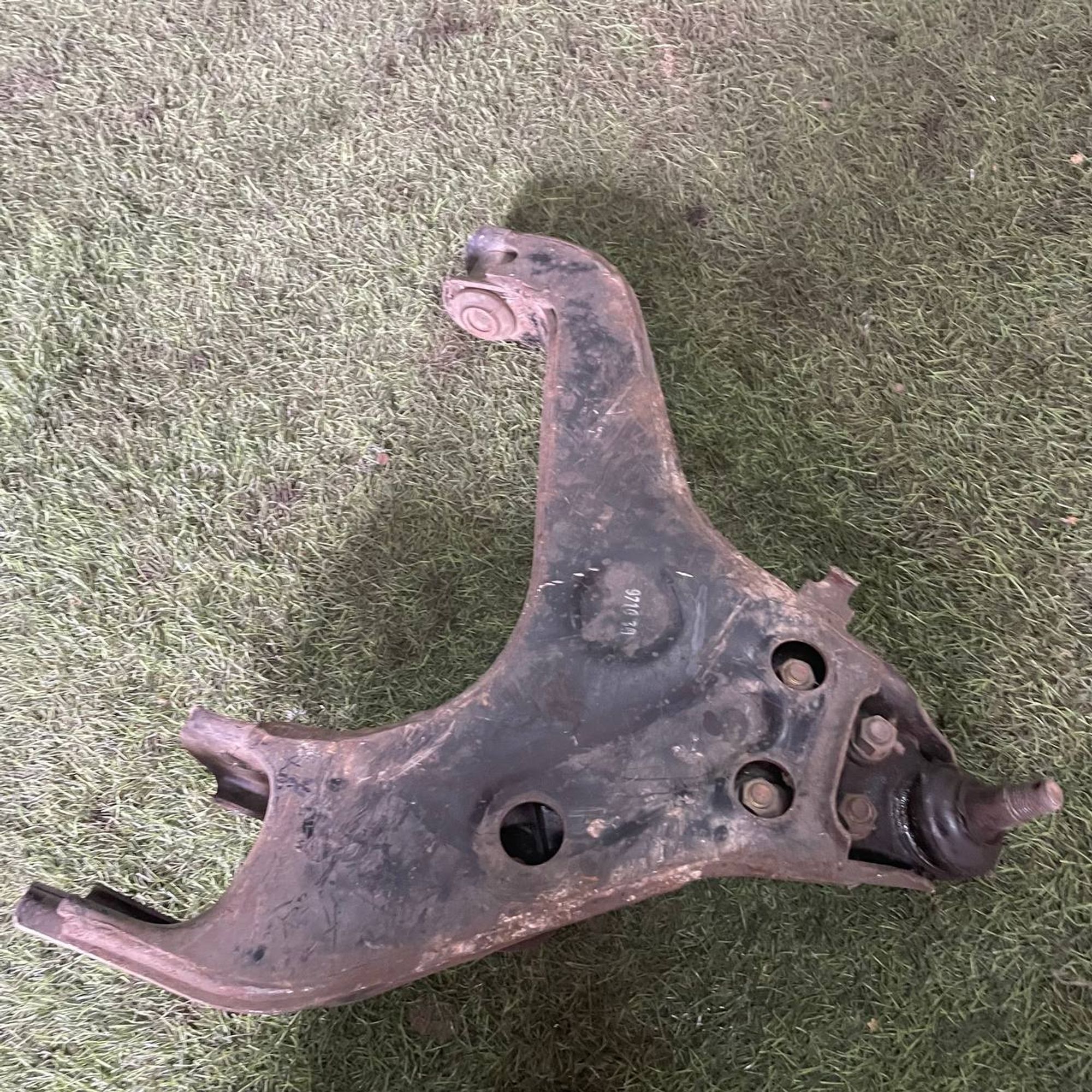 146 Рычаг передний левый нижний MITSUBISHI PAJERO SPORT K99W, 1 рублей, Невинномысск