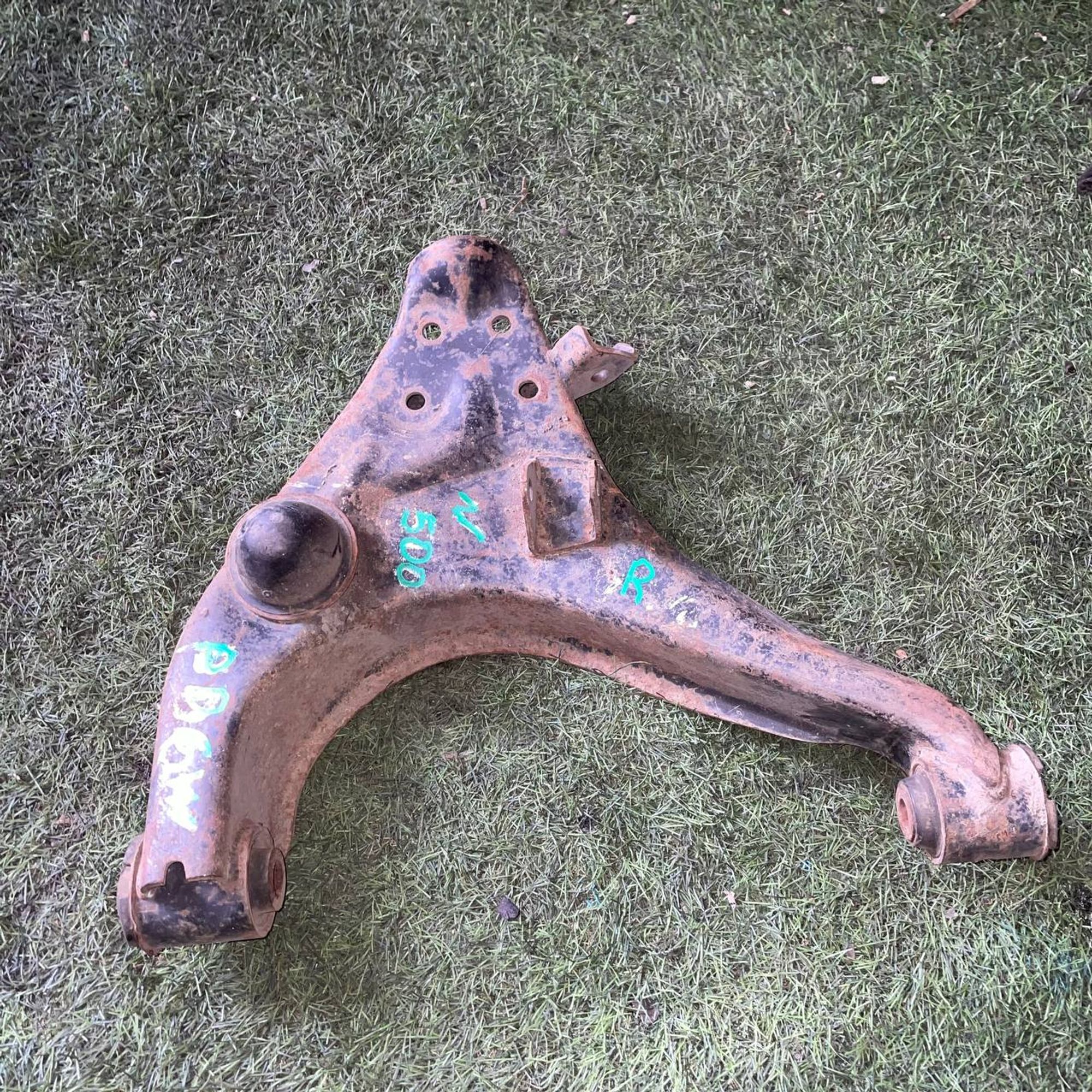 500 Рычаг передний правый нижний MITSUBISHI PAJERO SPORT K99W, 1 рублей, Невинномысск