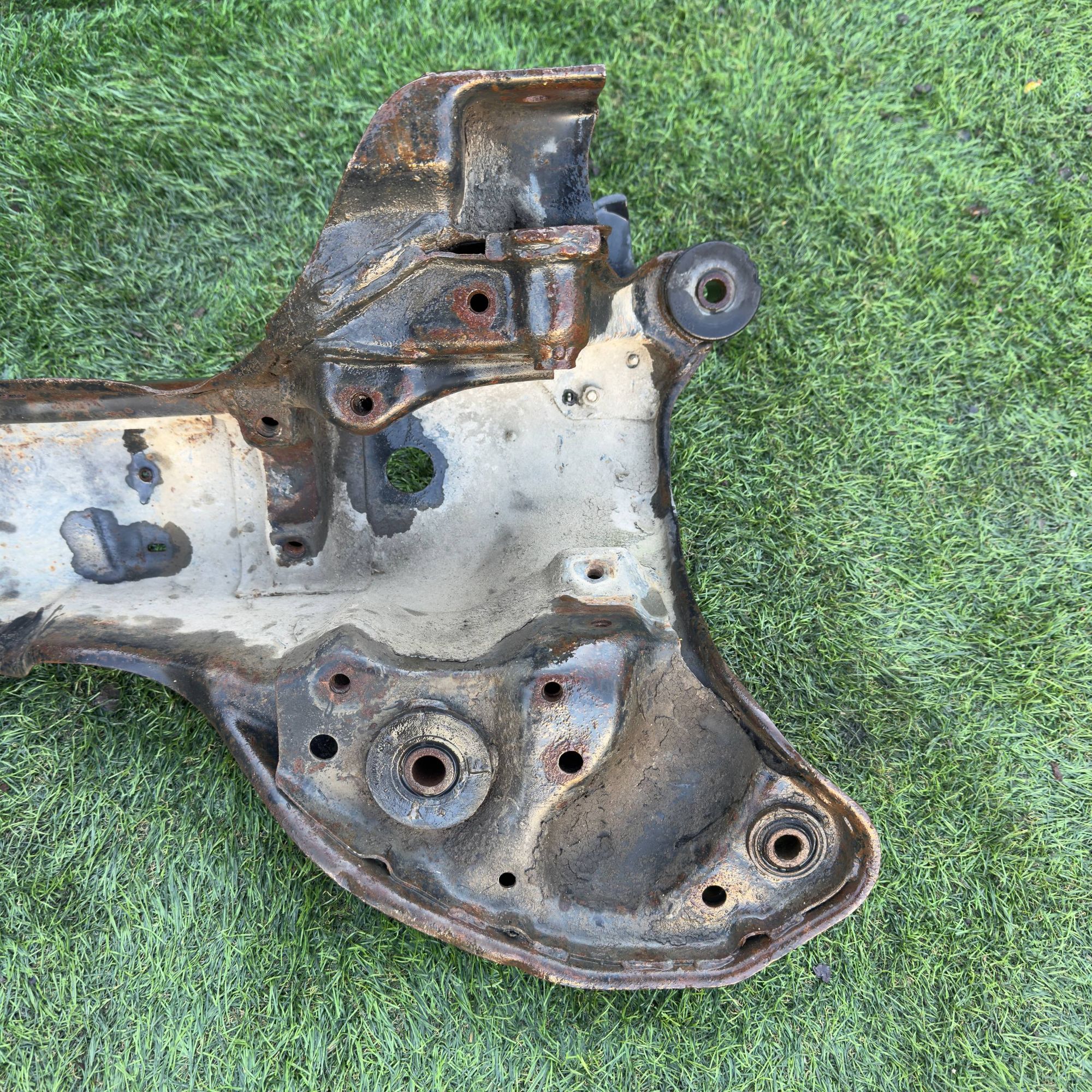 174 Подрамник передний MITSUBISHI GALANT E54A, 5000 рублей, Невинномысск