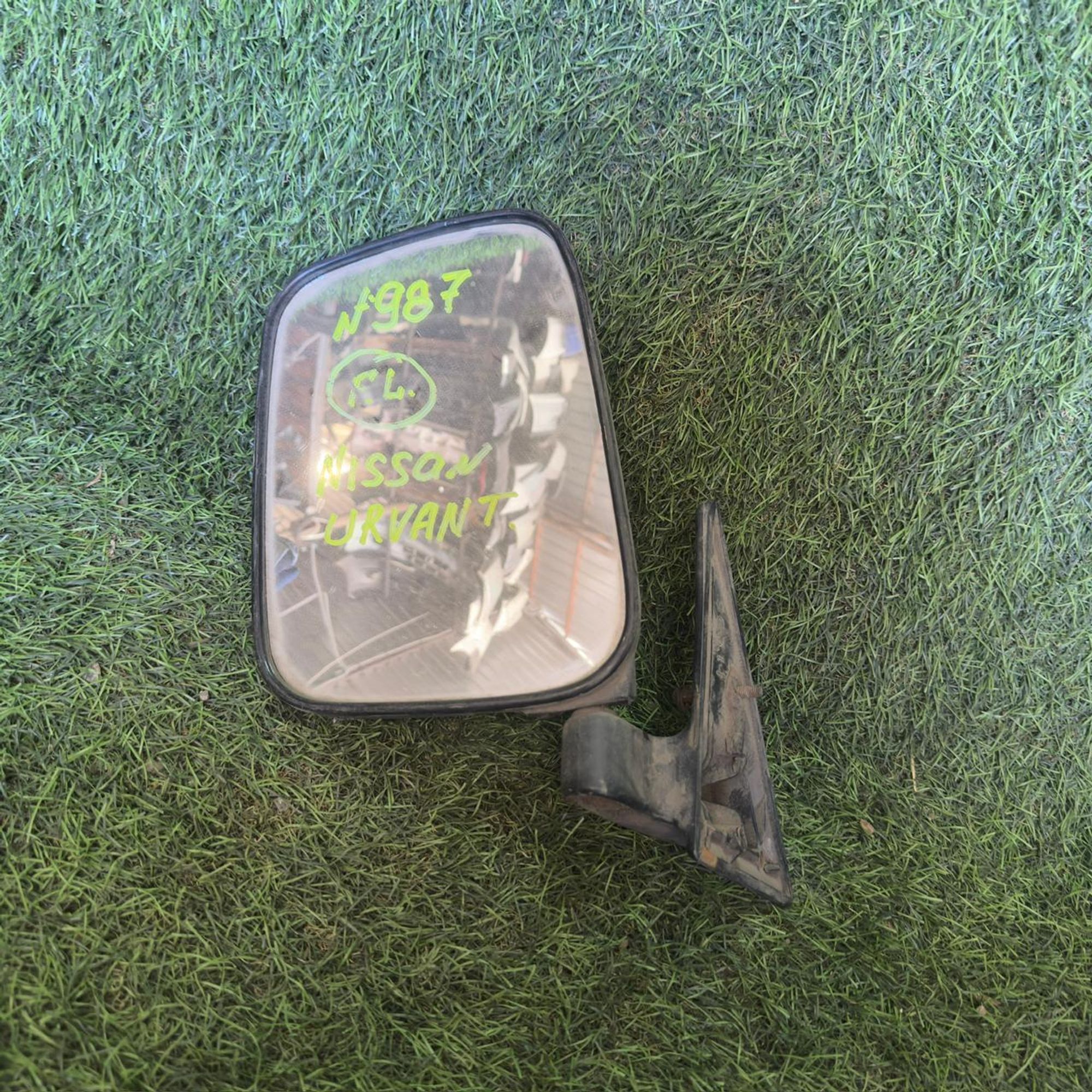 987 Зеркало боковое левое NISSAN URVAN E24, 2500 рублей, Невинномысск