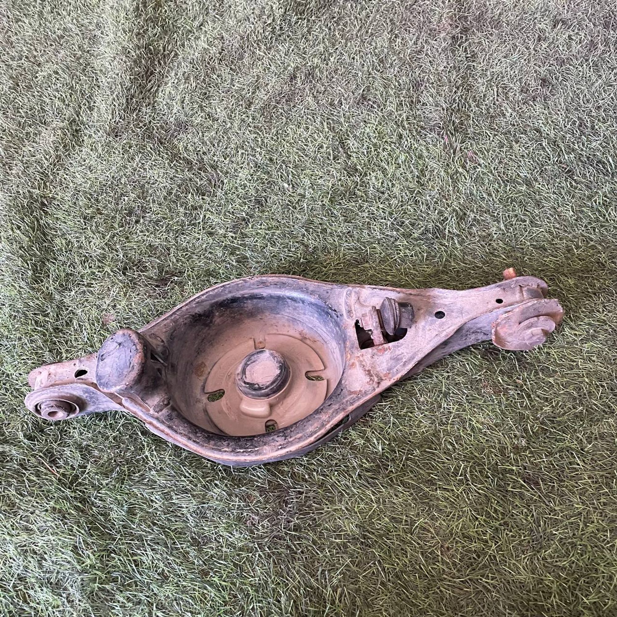 26 Рычаг задний поперечный нижний Mazda Atenza GG3S, 3000 рублей, Невинномысск