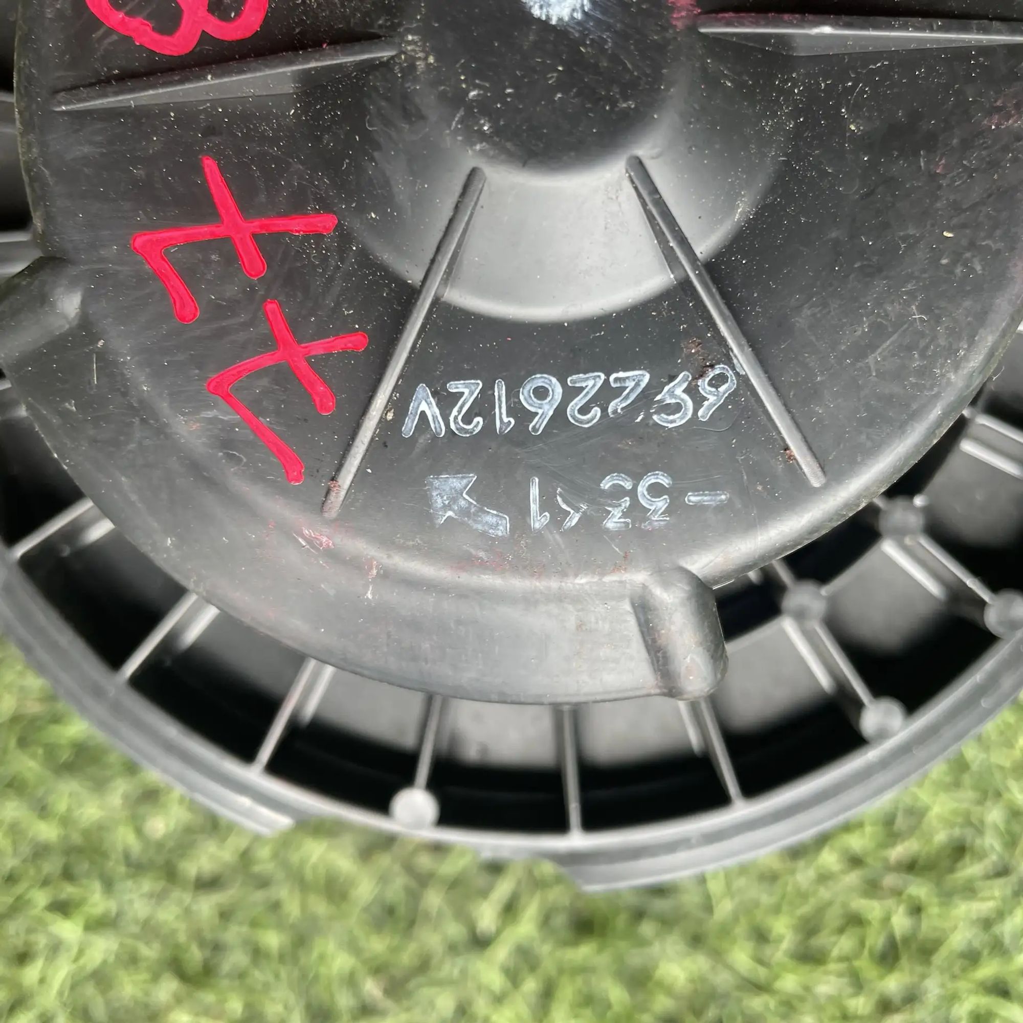 https://ycs.partsauto.market/partsauto-images/thmbs/userImages/772e461030aea93f4dbb6447c0f924d3/part/b752a0f9-1956-4e5d-93e0-277b620747d0_1779097774941.jpg