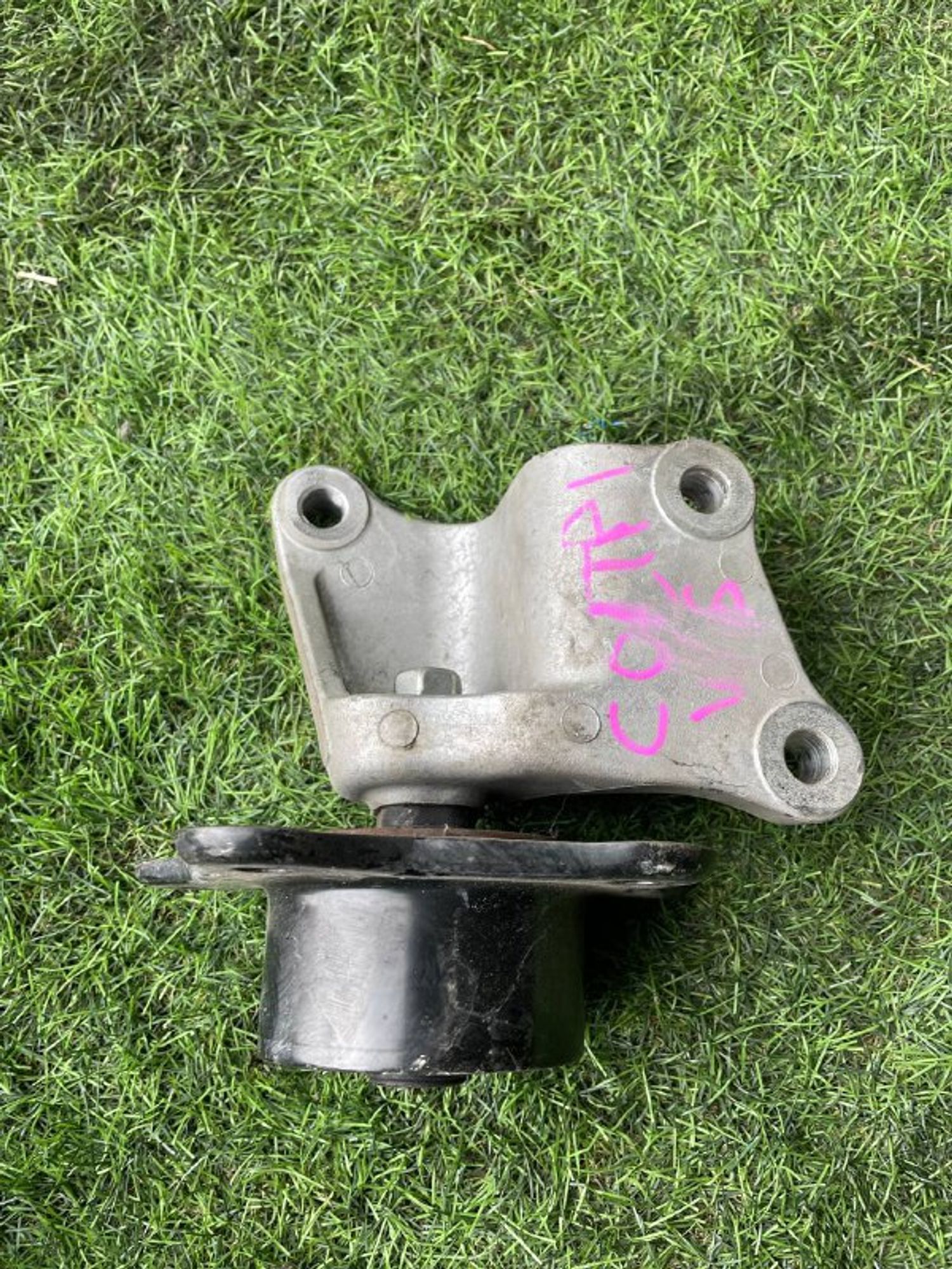 https://ycs.partsauto.market/partsauto-images/thmbs/userImages/772e461030aea93f4dbb6447c0f924d3/part/b7b15f80-977c-42ed-be68-158f15173306_1773820888177.jpg