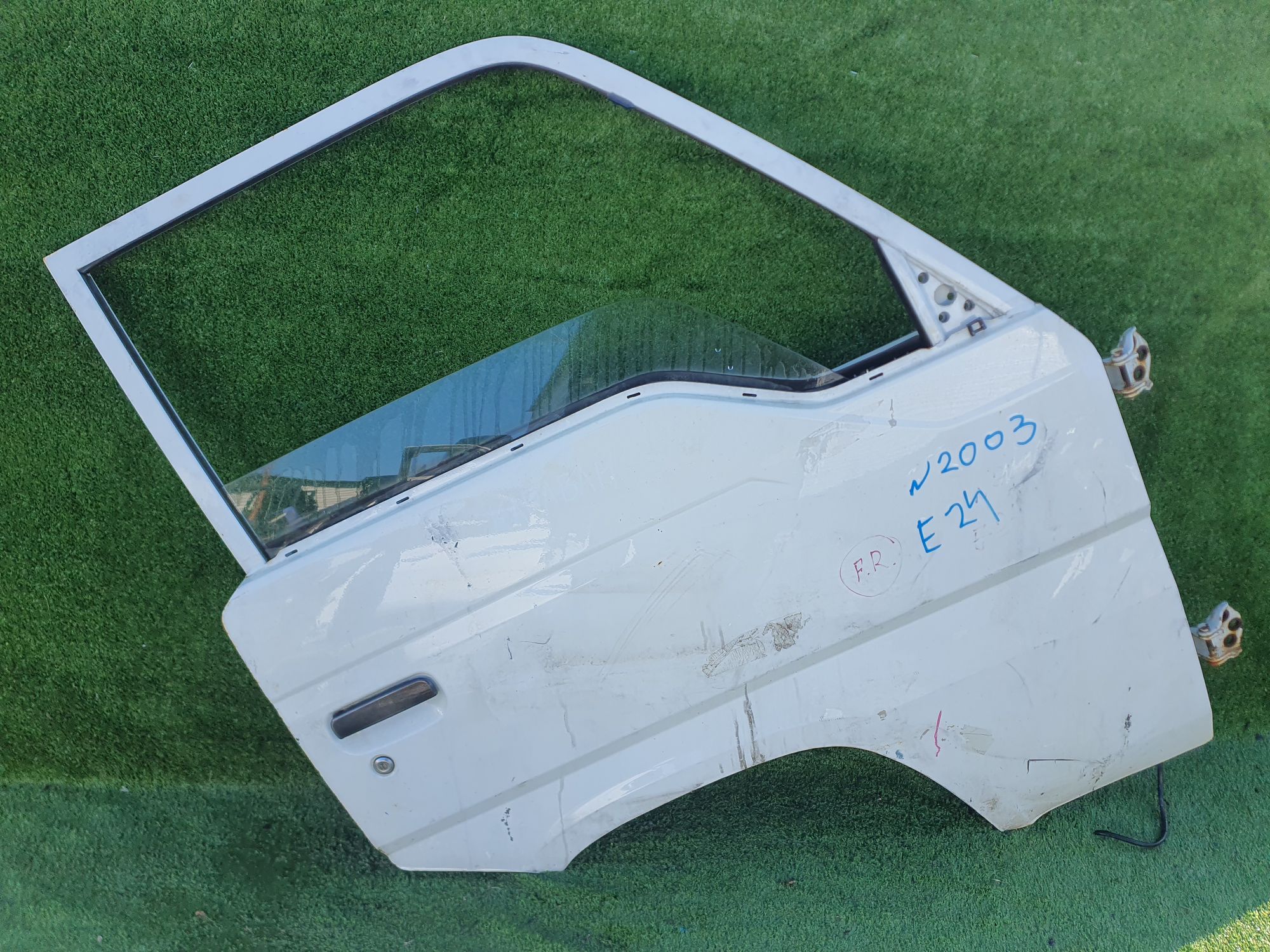 2003 дверь передняя правая на NISSAN URVAN E24, 6000 рублей, Невинномысск