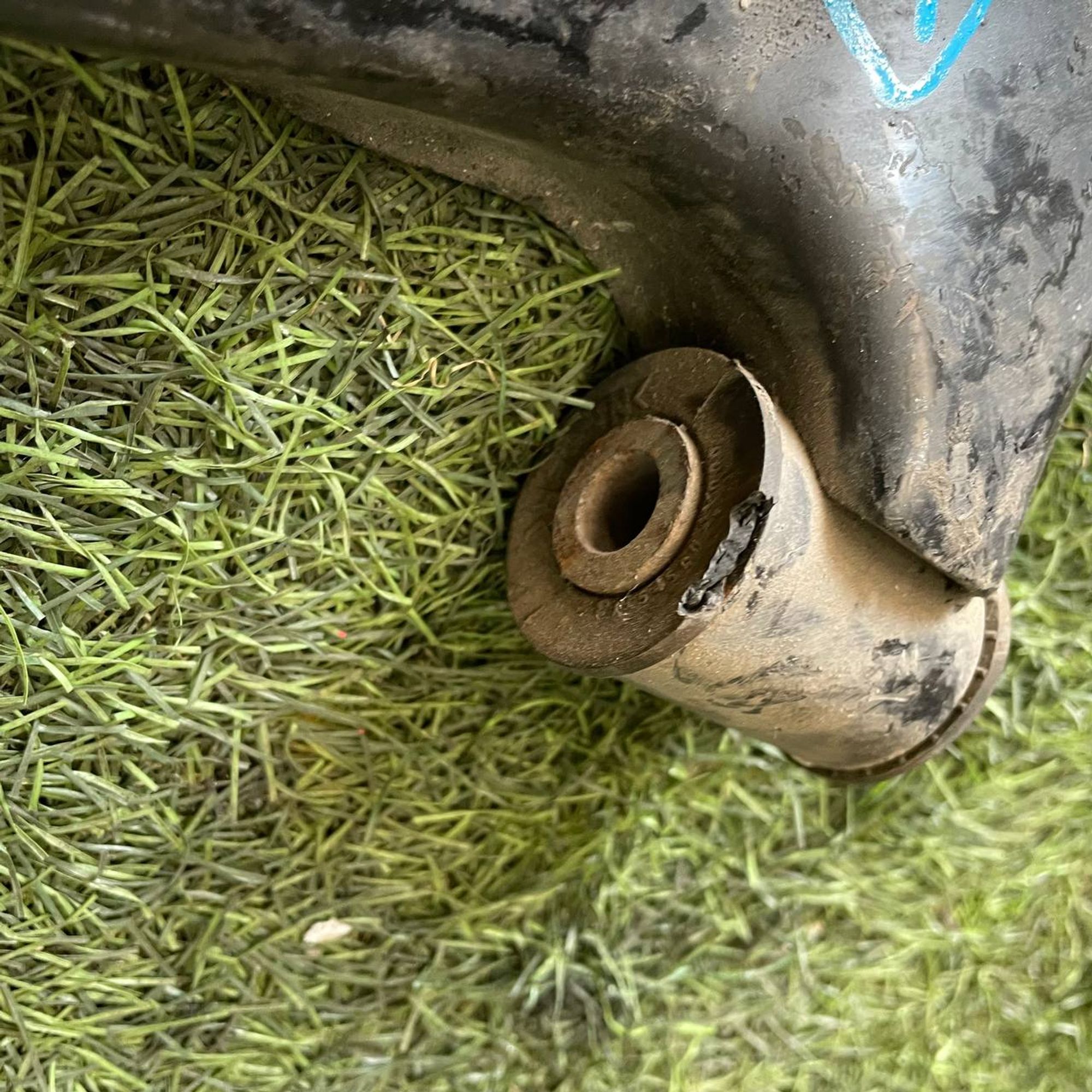 225 Рычаг передний левый нижний NISSAN MARCH AK12, 4000 рублей, Невинномысск