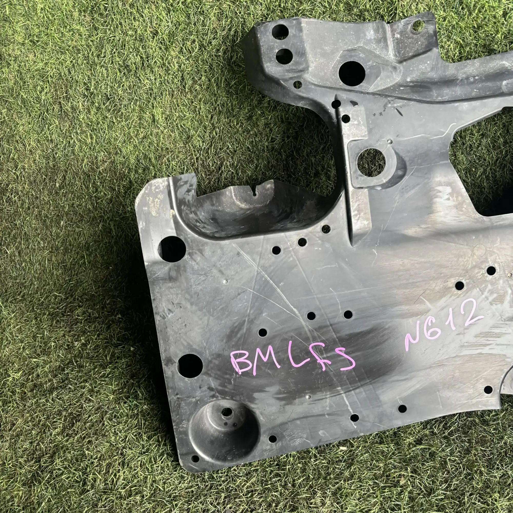 https://ycs.partsauto.market/partsauto-images/thmbs/userImages/772e461030aea93f4dbb6447c0f924d3/part/b9740b97-7243-4da9-845a-8e35e6d7f90b_1777280318198.jpg