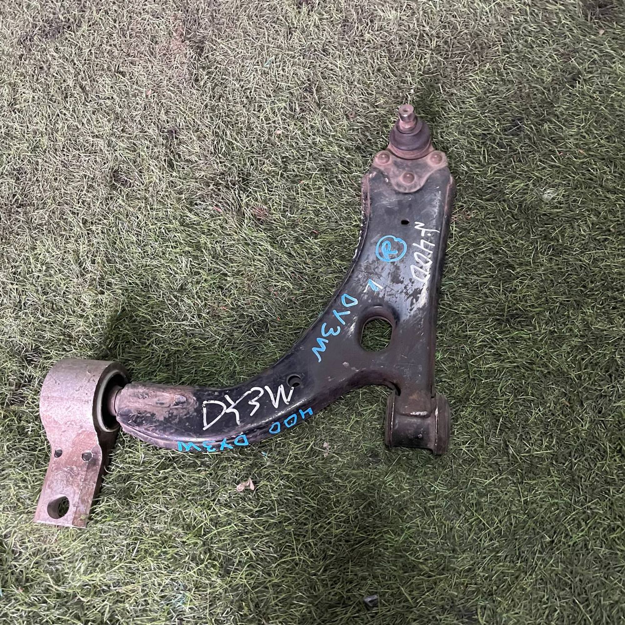 400 Рычаг передний левый нижний MAZDA DEMIO DY3W, 3500 рублей, Невинномысск