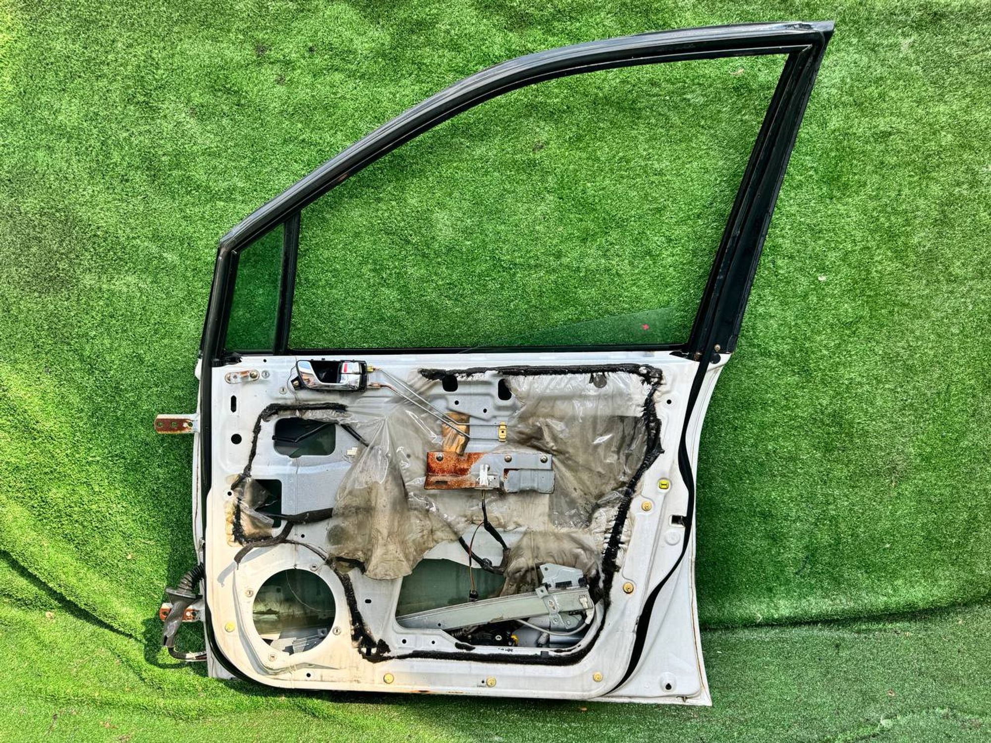 608 дверь на MITSUBISHI CHARIOT N84W, 7500 рублей, Невинномысск