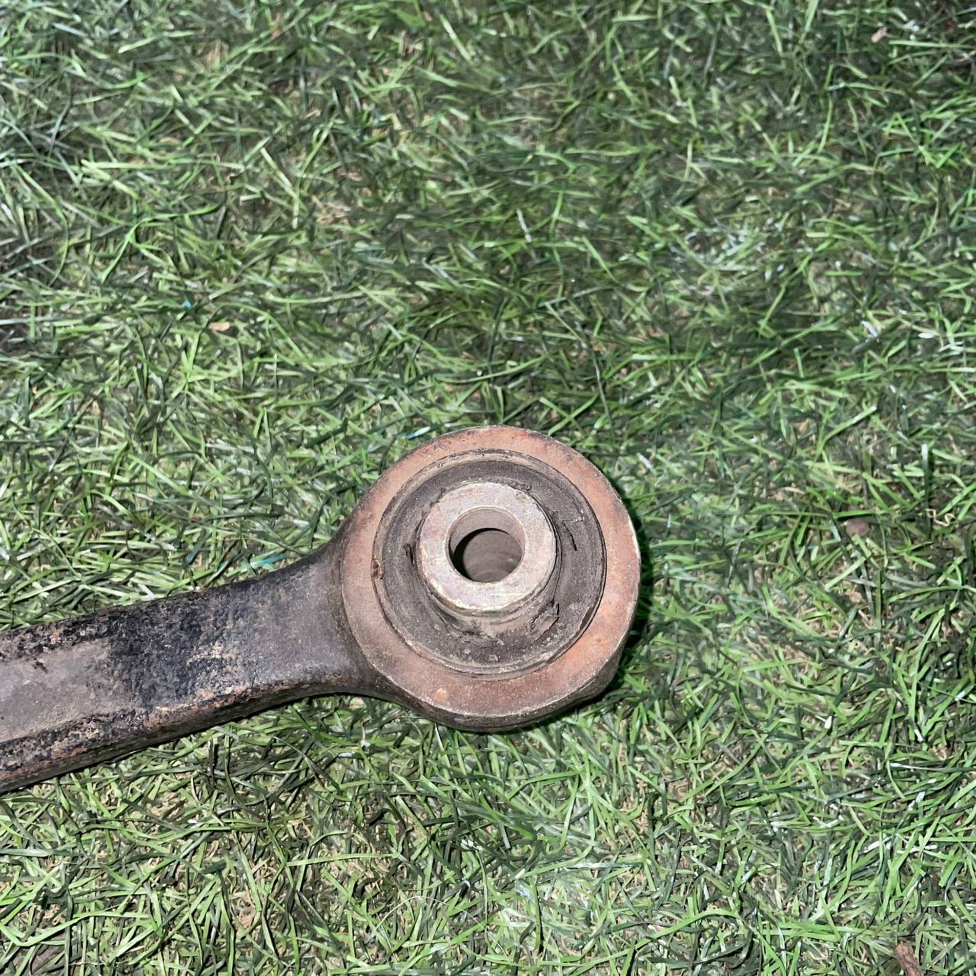 19 Рычаг передний правый нижний Mazda Atenza GGEP, 3000 рублей, Невинномысск