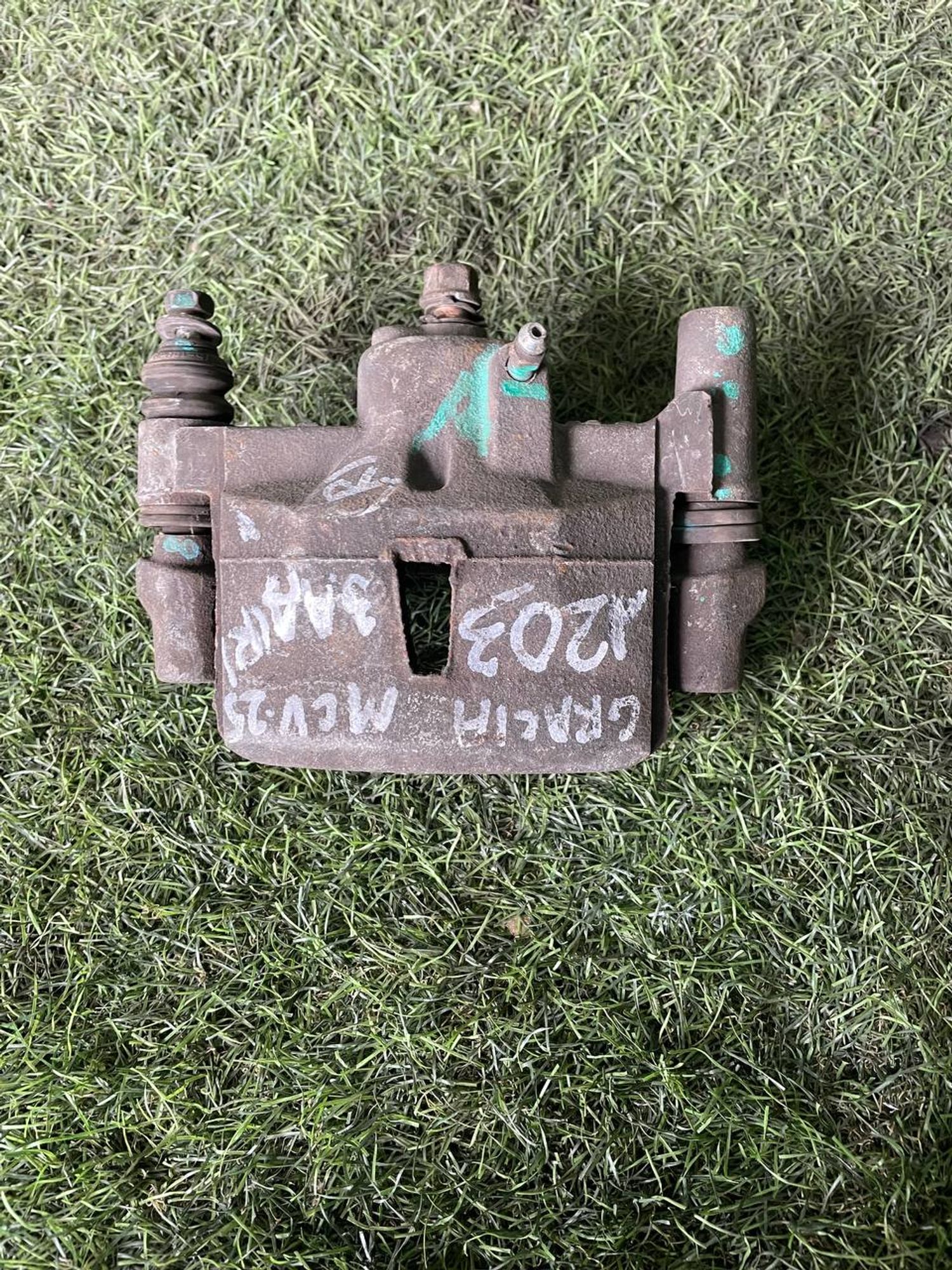 203 Суппорт тормозной передний правый TOYOTA GRACIA MCV25, 3000 рублей, Невинномысск