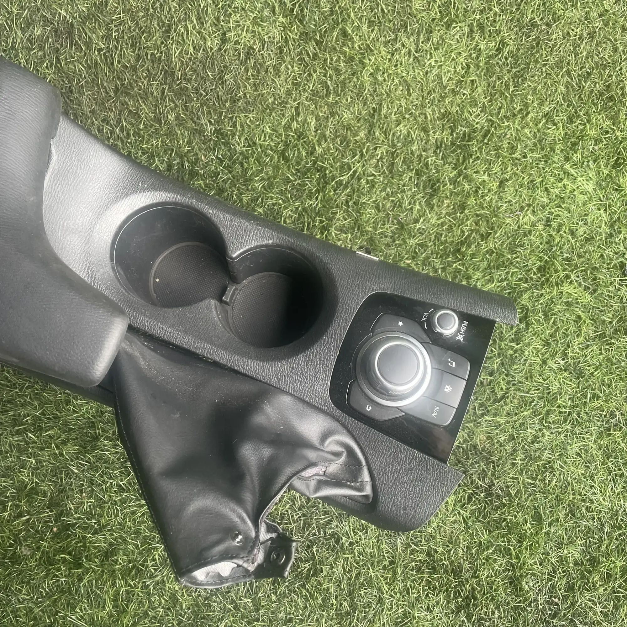 https://ycs.partsauto.market/partsauto-images/thmbs/userImages/772e461030aea93f4dbb6447c0f924d3/part/bcc7071d-eeb8-4319-9e92-166c97af185d_1776670244127.jpg