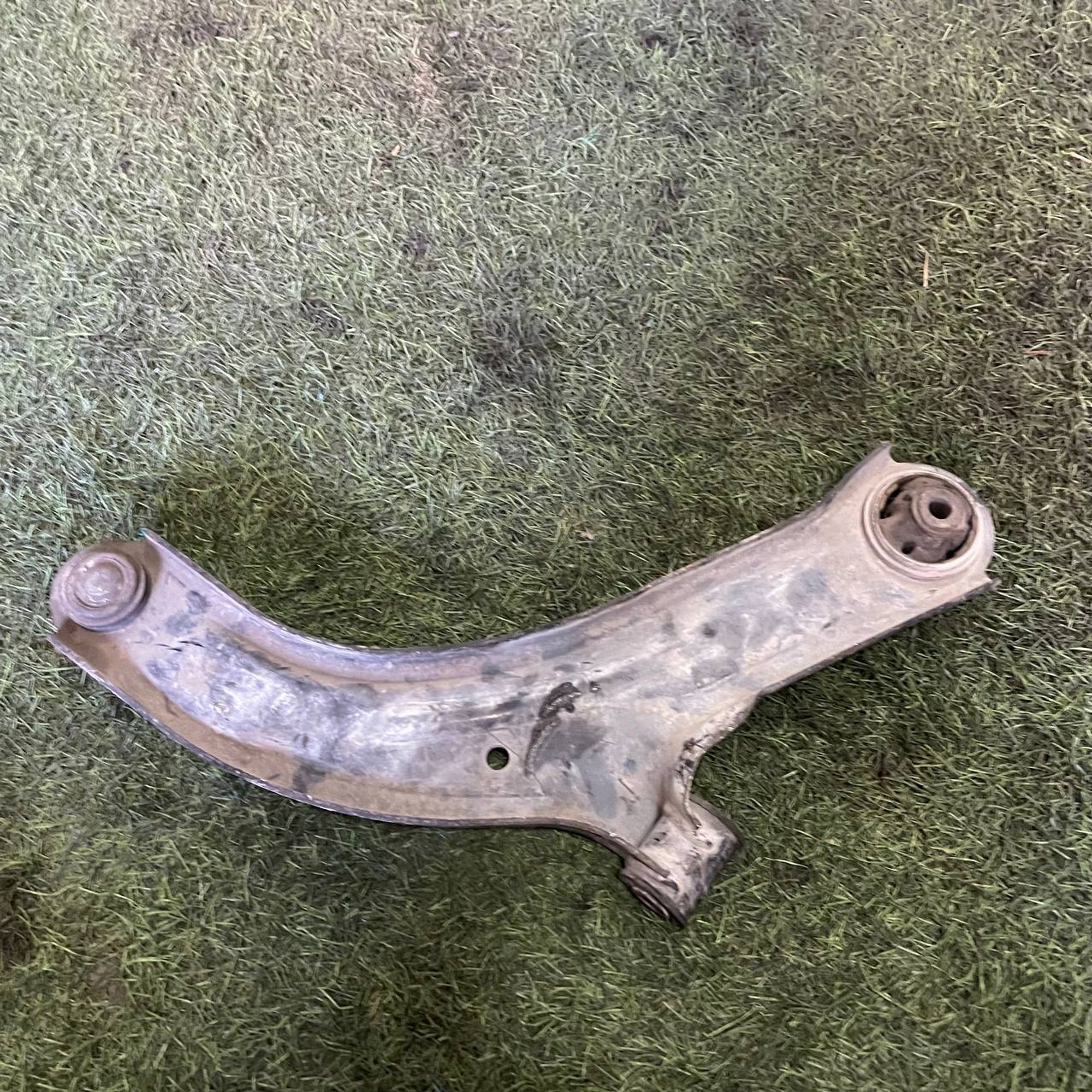 224 Рычаг передний левый нижний NISSAN TIIDA JC11, 3500 рублей, Невинномысск