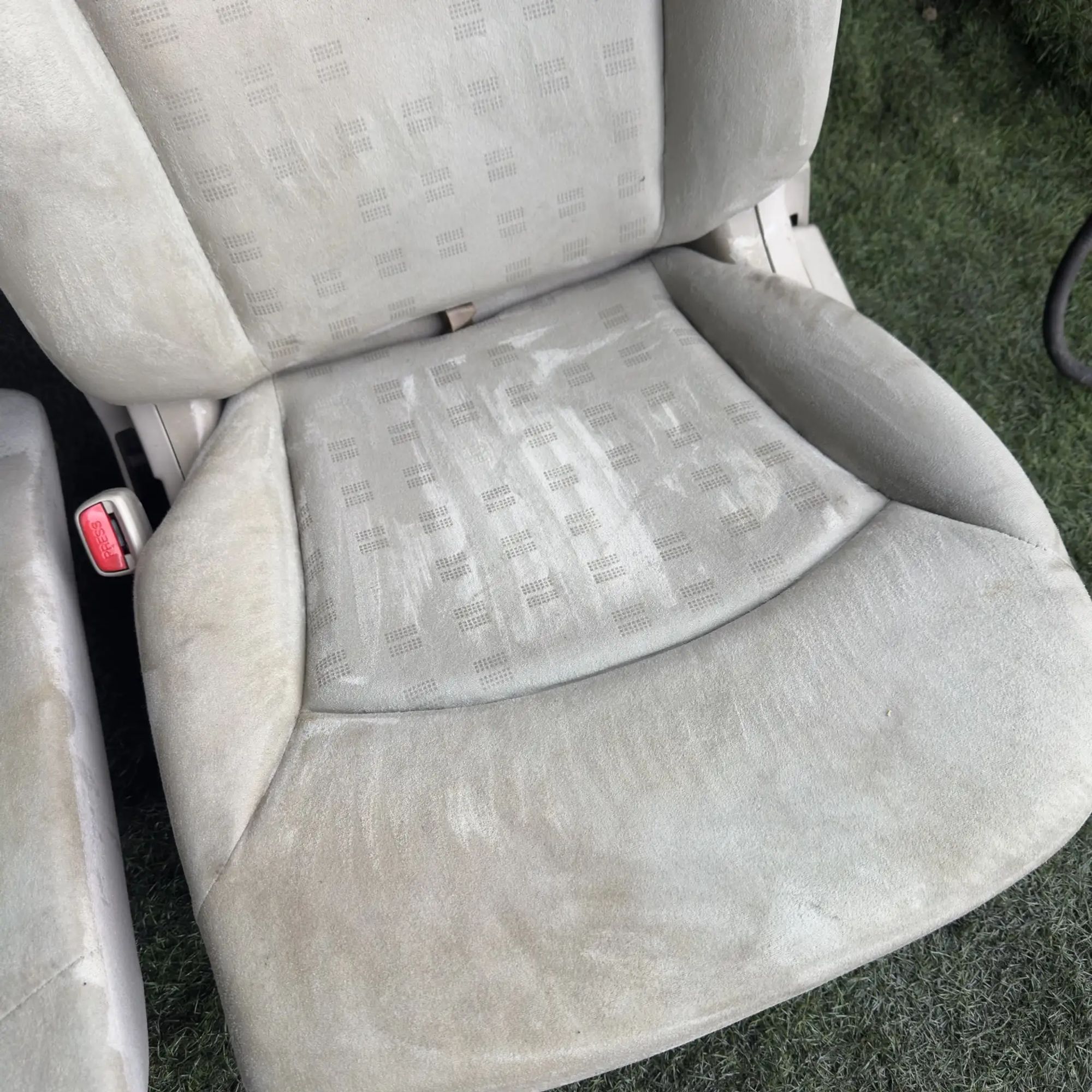 https://ycs.partsauto.market/partsauto-images/thmbs/userImages/772e461030aea93f4dbb6447c0f924d3/part/bd370b42-5a0c-43e0-bc6e-85f6cbfad4c7_1777965728299.jpg