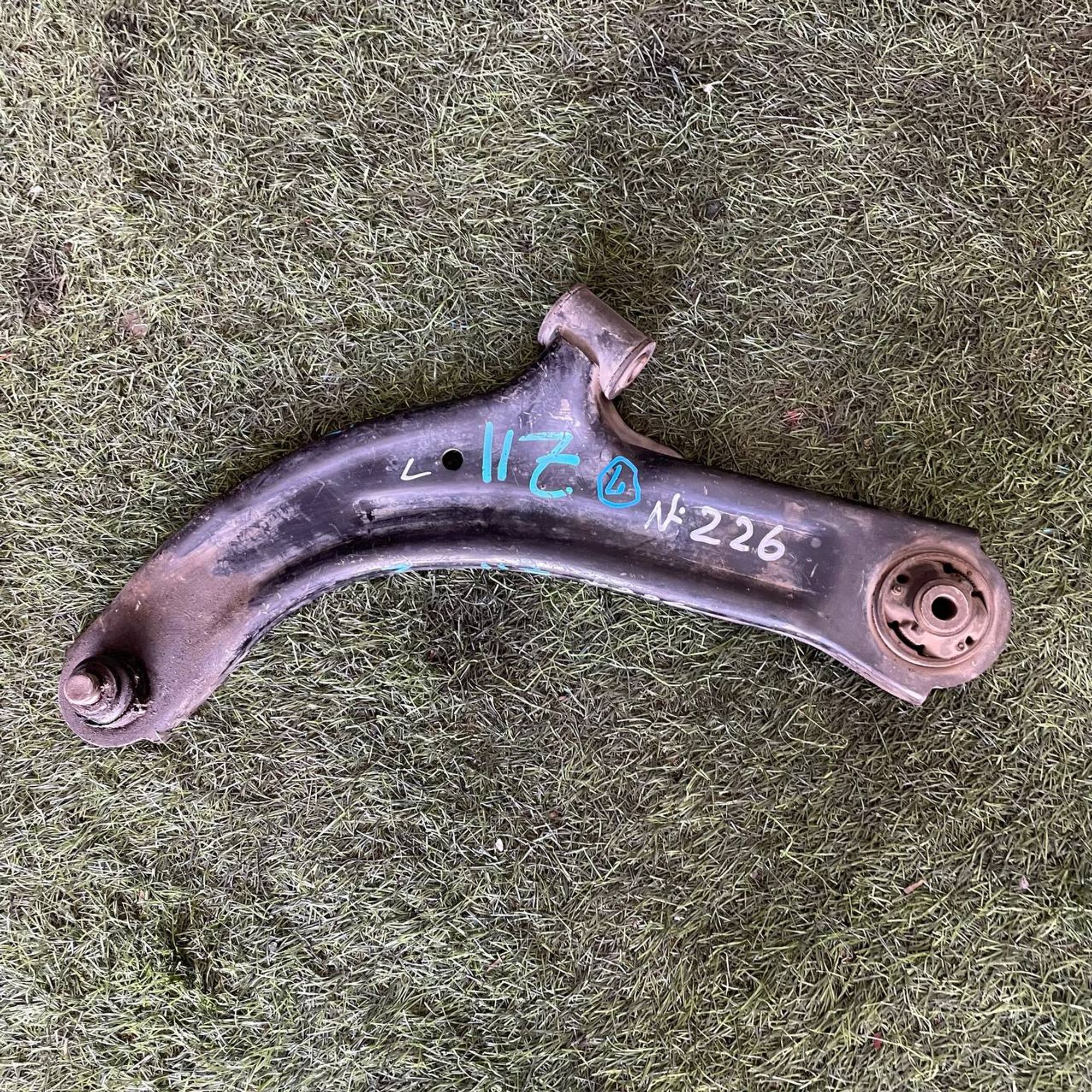 226 Рычаг передний левый нижний  NISSAN CUBE Z11, 3500 рублей, Невинномысск