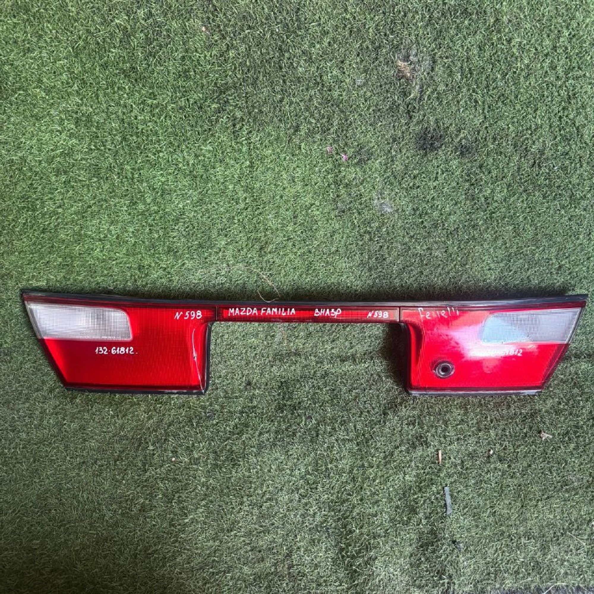 598 Вставка между фонарей Mazda Familia BHALP, 3000 рублей, Невинномысск