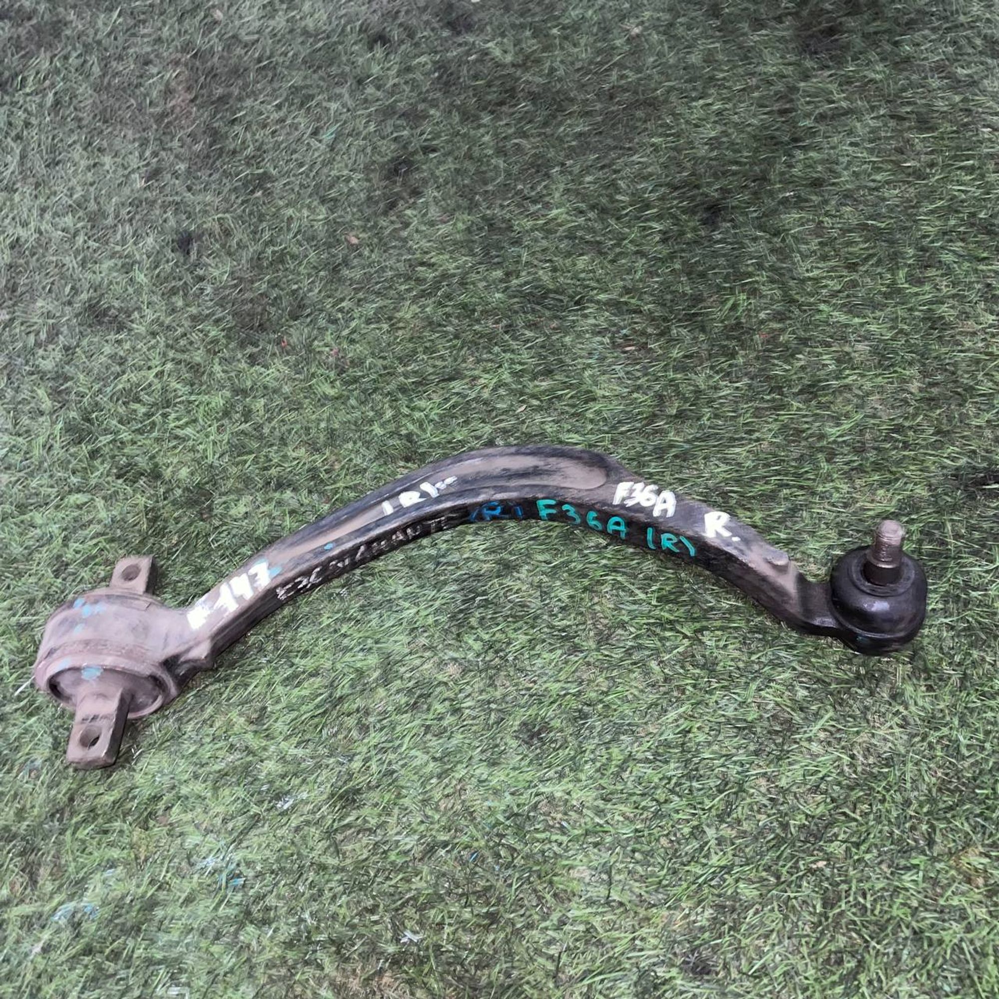 147 Рычаг передний правый нижний MITSUBISHI DIAMANTE F36A, 1 рублей, Невинномысск