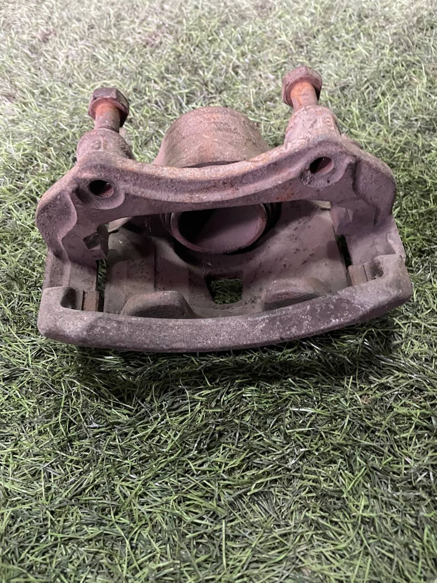 383 Суппорт тормозной передний левый NISSAN BLUEBIRD SYLPHY FG10, 3000 рублей, Невинномысск