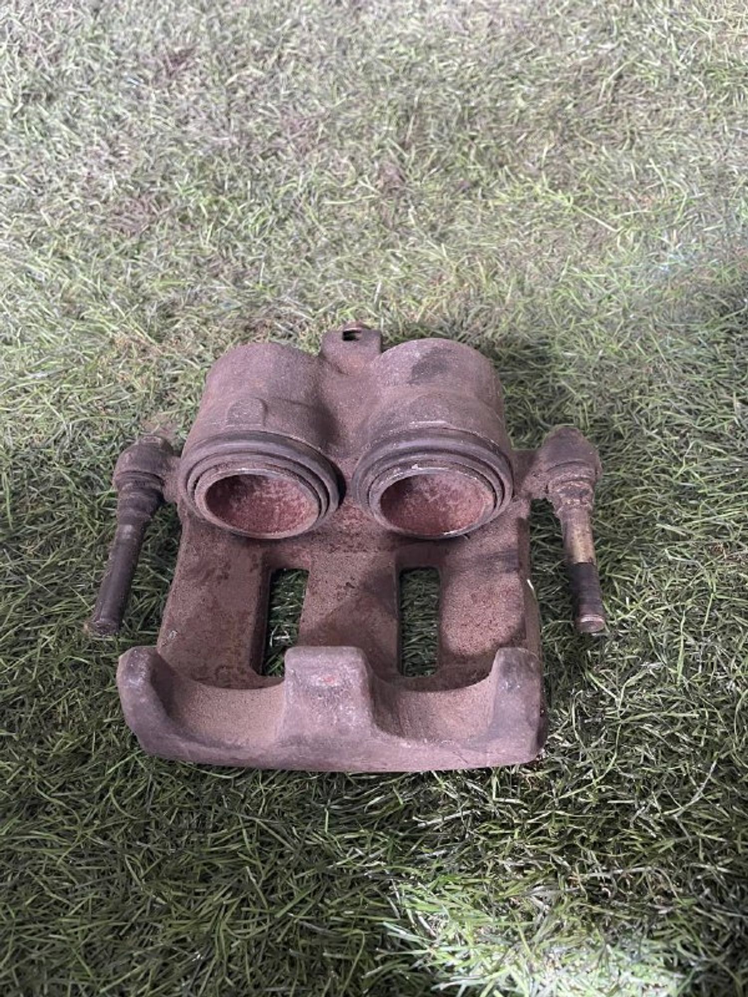 365 Суппорт тормозной передний правый NISSAN LIBERTY RM12, 3000 рублей, Невинномысск