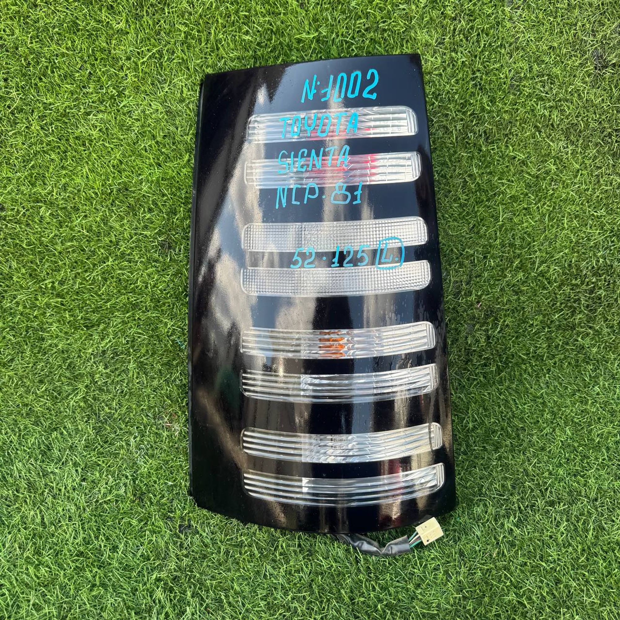 1002 Фонарь задний левый TOYOTA SIENTA NCP81, 4500 рублей, Невинномысск