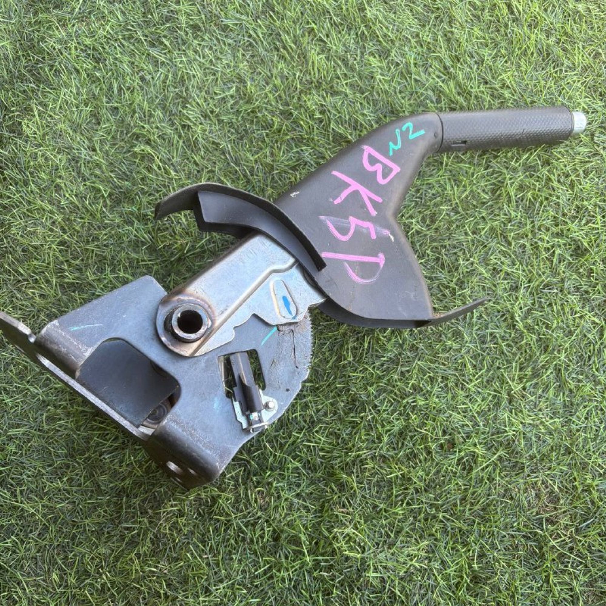 2 Рычаг ручного тормоза Mazda Axela BK5P ZY 2006, 3000 рублей, Невинномысск