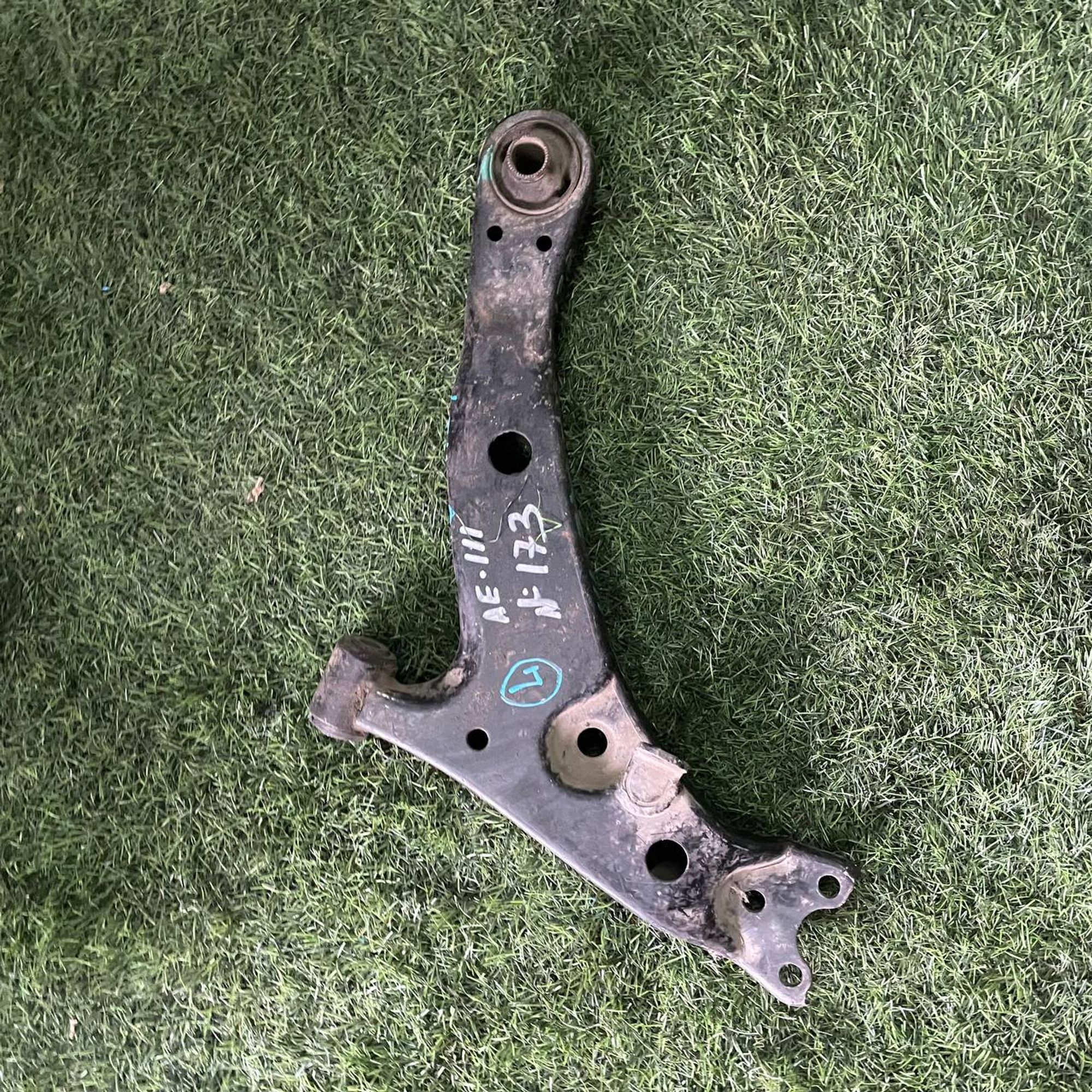 173 Рычаг передний левый нижний TOYOTA SPRINTER AE111, 3500 рублей, Невинномысск