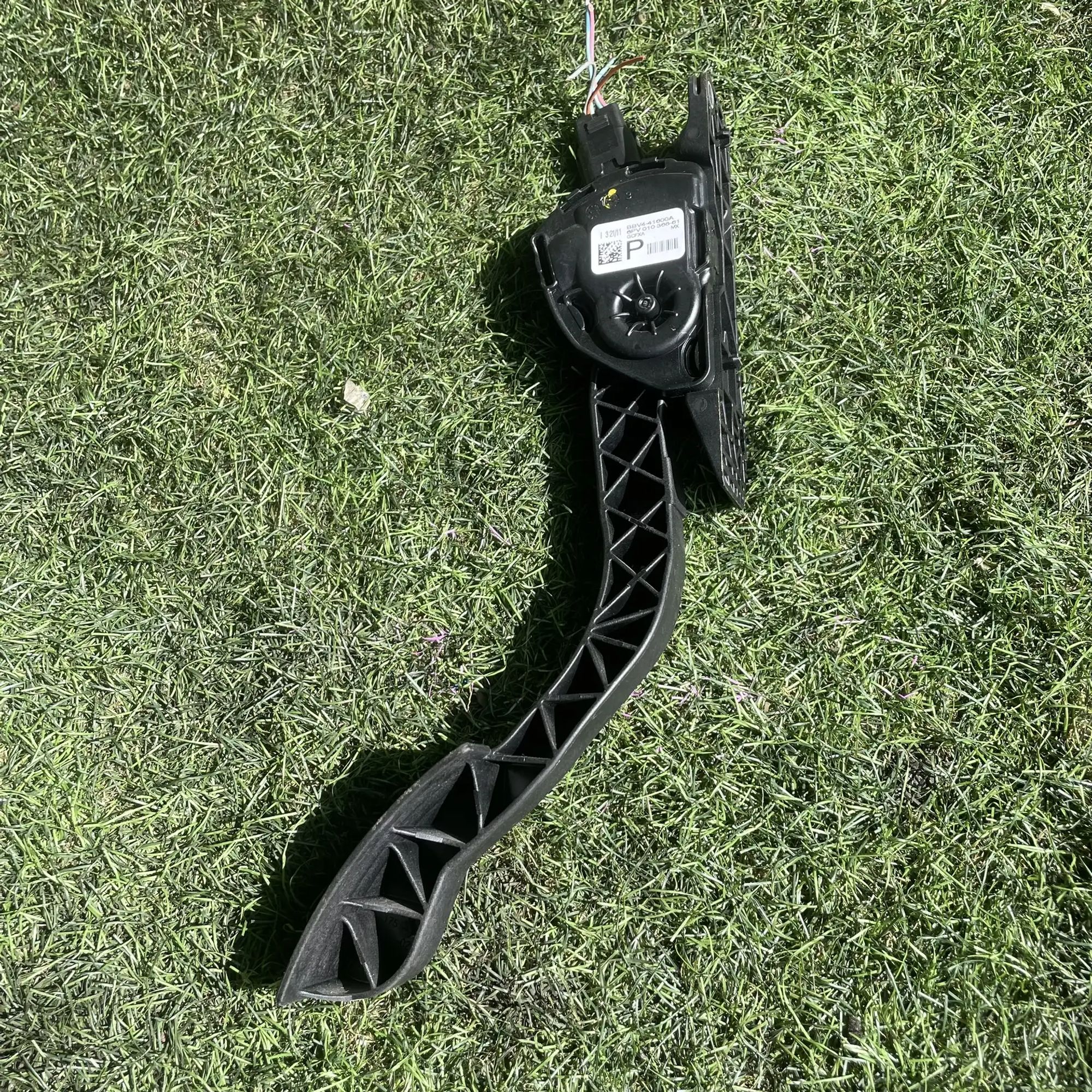 https://ycs.partsauto.market/partsauto-images/thmbs/userImages/772e461030aea93f4dbb6447c0f924d3/part/c1a86151-da12-42a4-8248-10e795c9d5c3_1776688090378.jpg