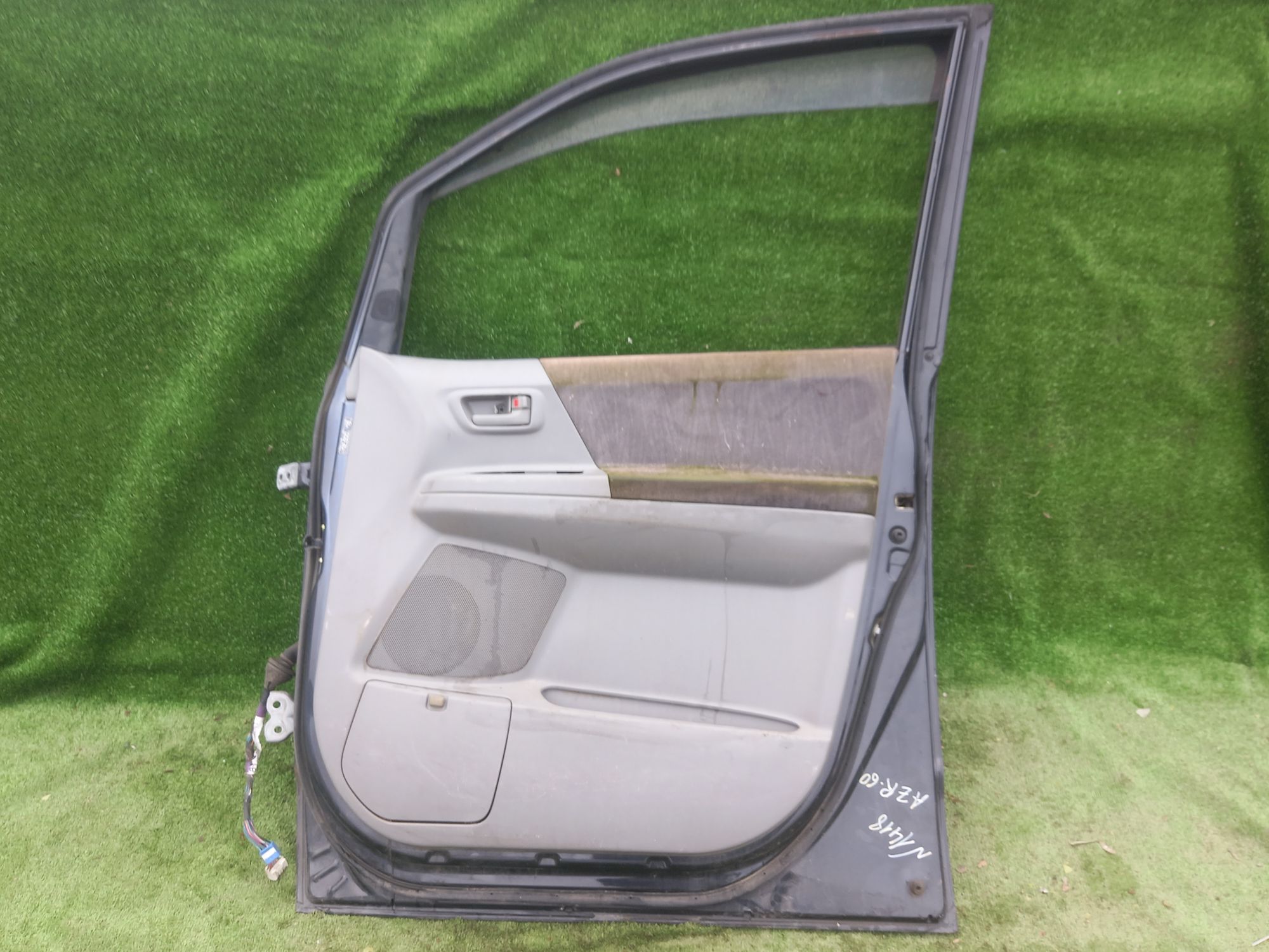 1418 дверь передняя правая на TOYOTA VOXY AZR60, 10500 рублей, Невинномысск