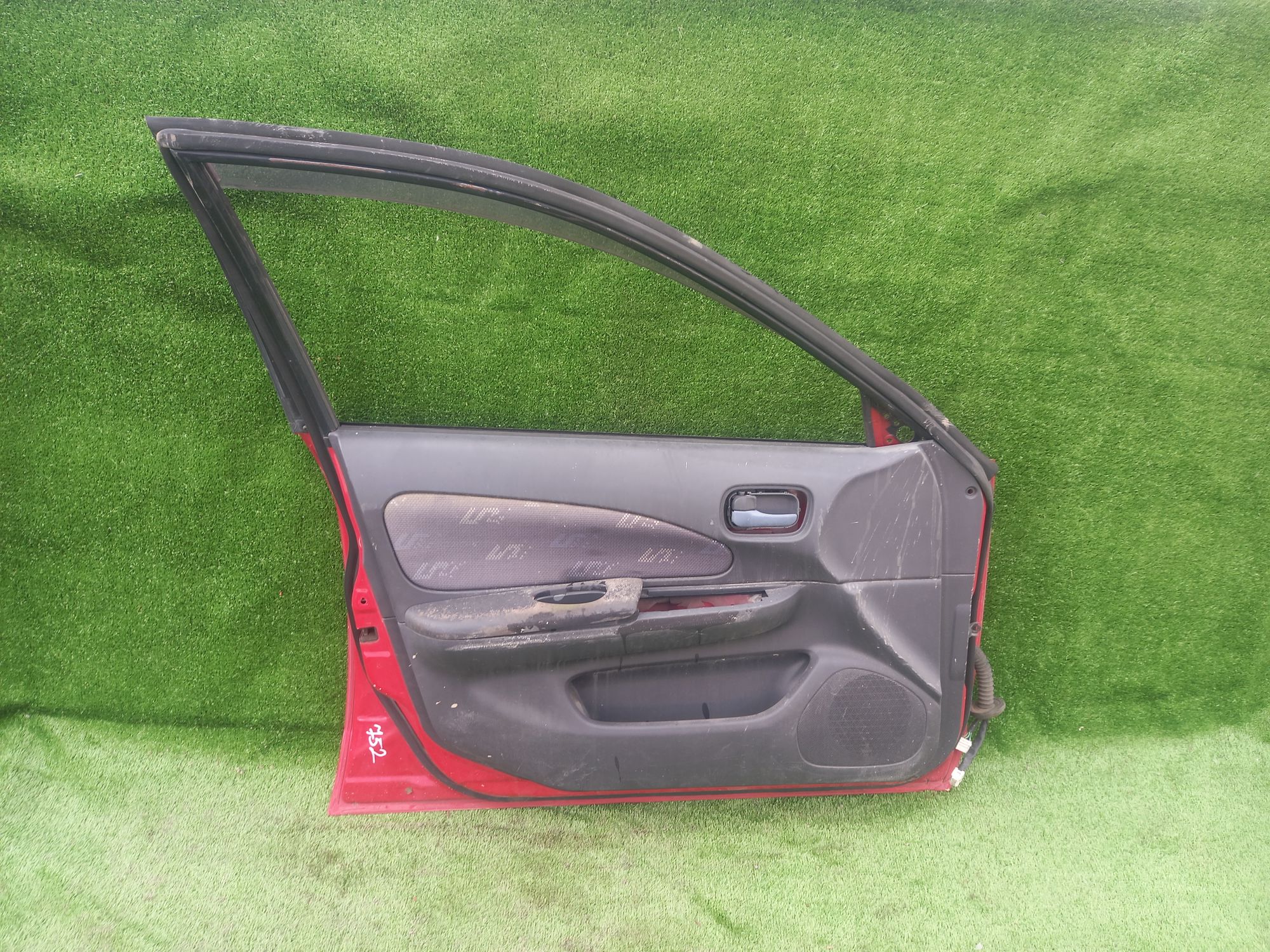 752 дверь на NISSAN WINGROAD Y11, 9500 рублей, Невинномысск