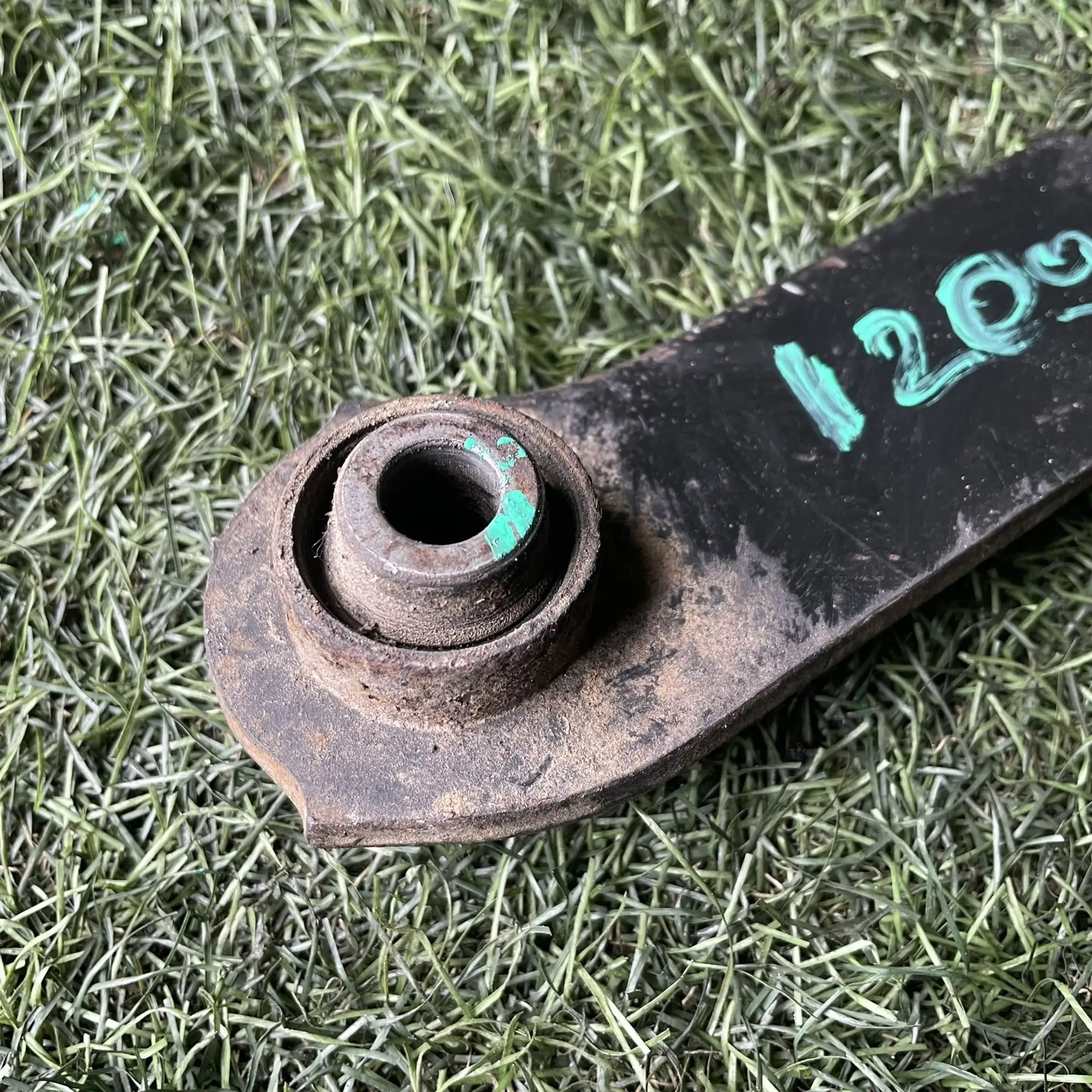 https://ycs.partsauto.market/partsauto-images/thmbs/userImages/772e461030aea93f4dbb6447c0f924d3/part/c2f932dc-9b47-43b0-9f98-4ff9c4c90a13_1776936189956.jpg