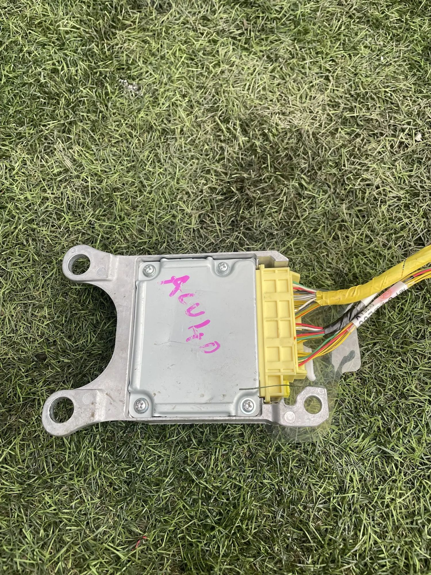 https://ycs.partsauto.market/partsauto-images/thmbs/userImages/772e461030aea93f4dbb6447c0f924d3/part/c3035f75-4aab-4f64-9a4e-63ebb2bb3165_1779106890394.jpg