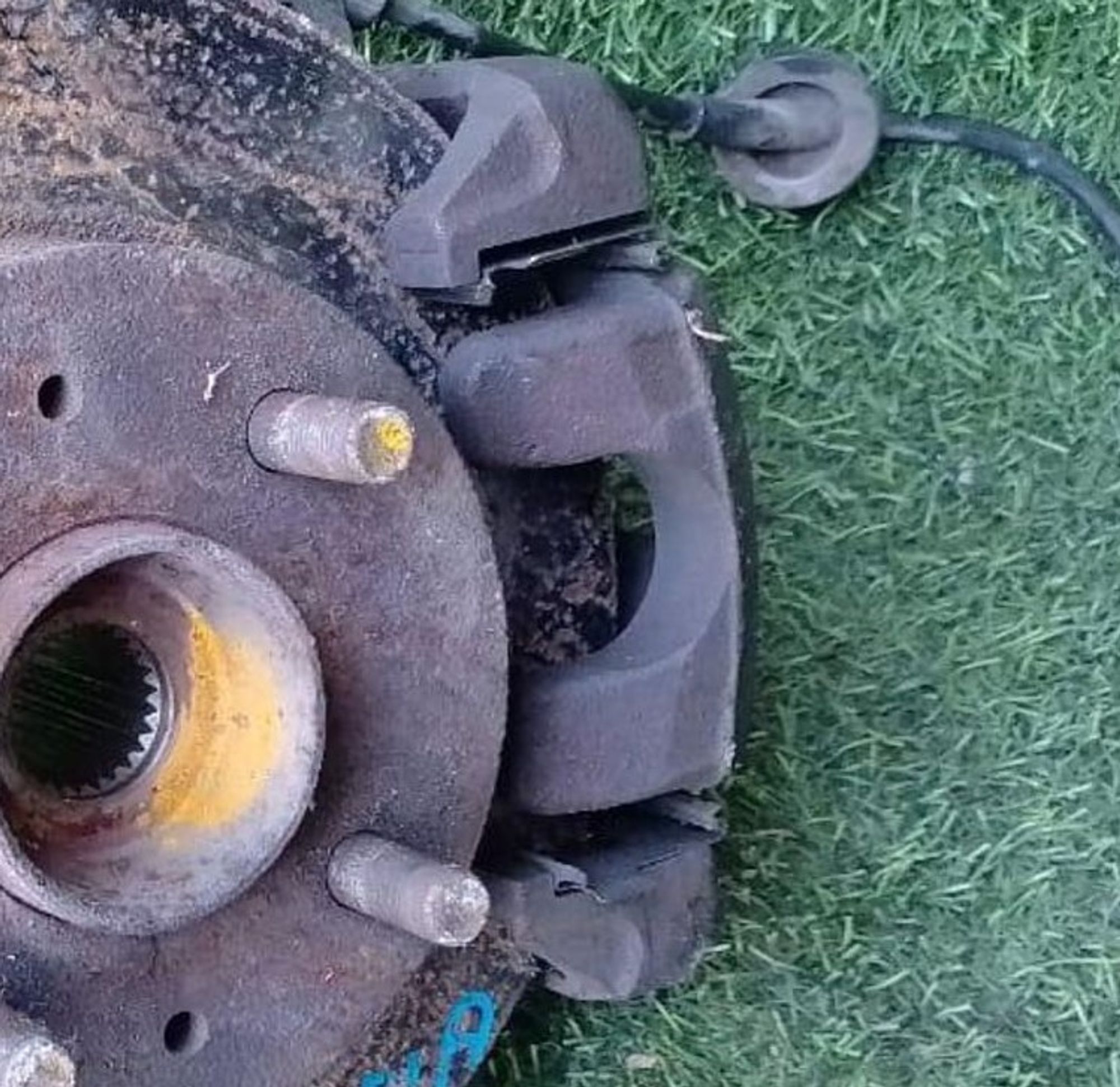 1066 Суппорт тормозной передний правый Nissan Presea R11, 3000 рублей, Невинномысск