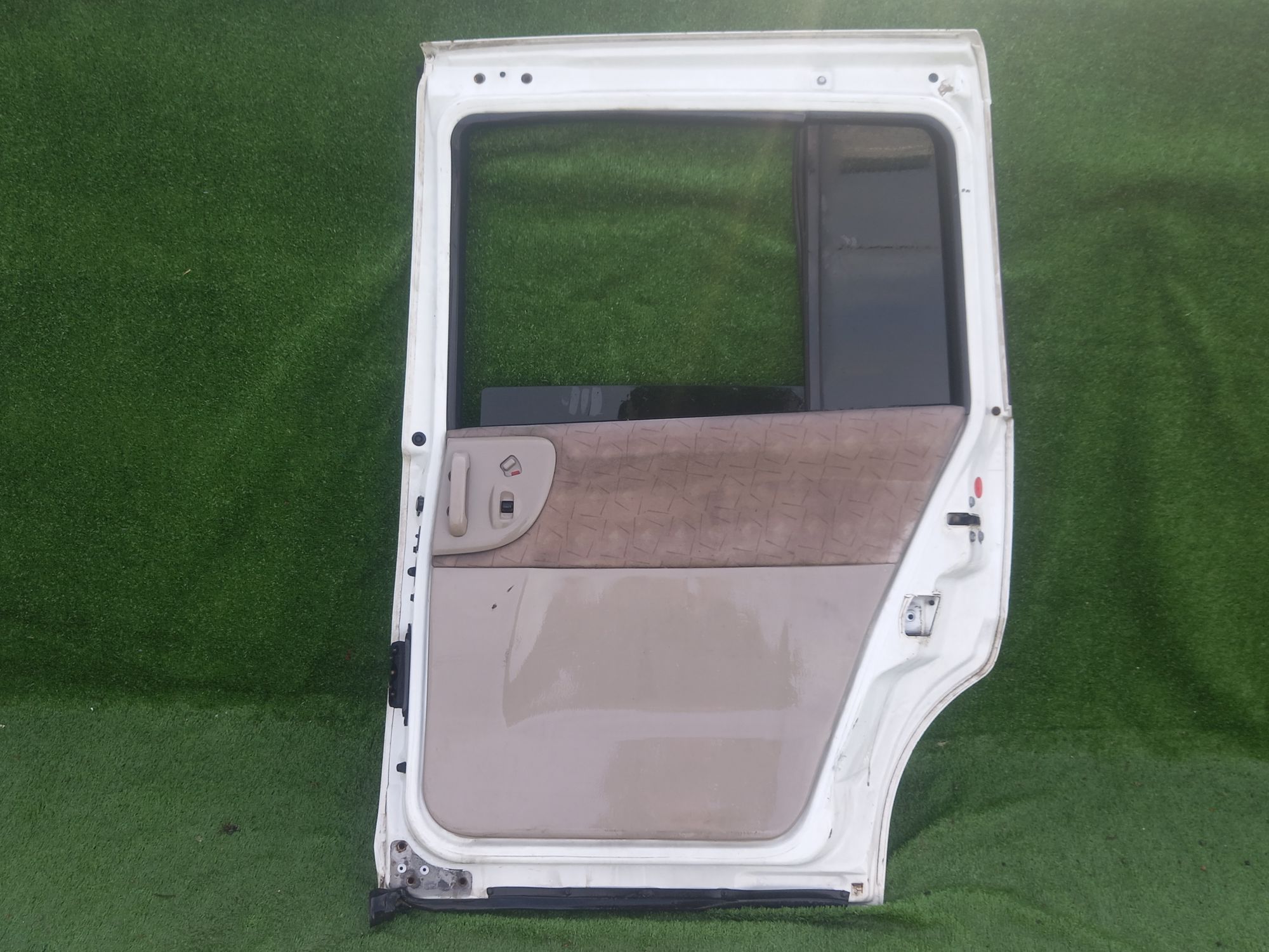 198 дверь на NISSAN LIBERTY RM12, 11500 рублей, Невинномысск