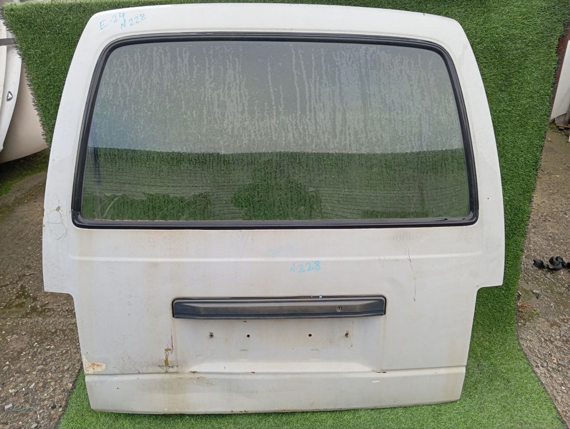 228 дверь багажника на NISSAN URVAN E24, 12500 рублей, Невинномысск