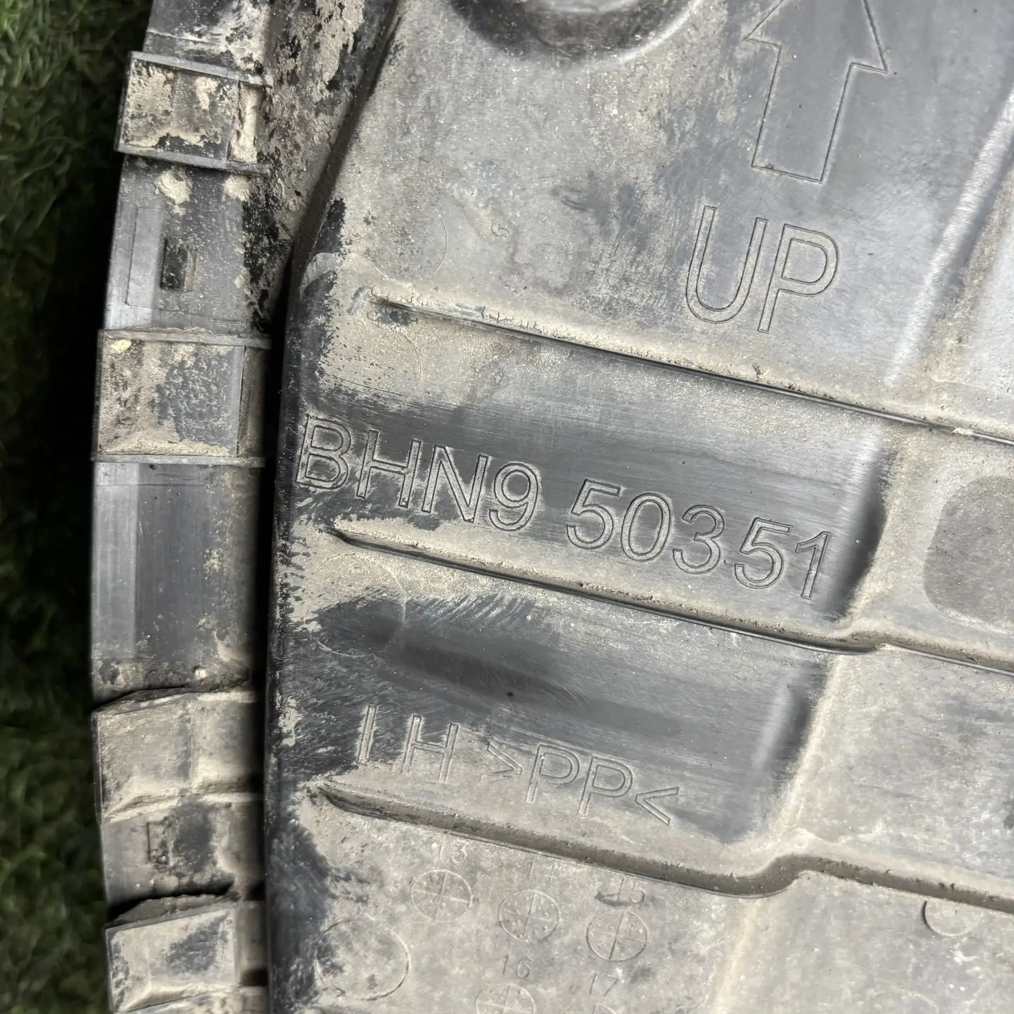 https://ycs.partsauto.market/partsauto-images/thmbs/userImages/772e461030aea93f4dbb6447c0f924d3/part/c61742d3-ae35-476b-a6ac-d680e6912312_1777278589040.jpg