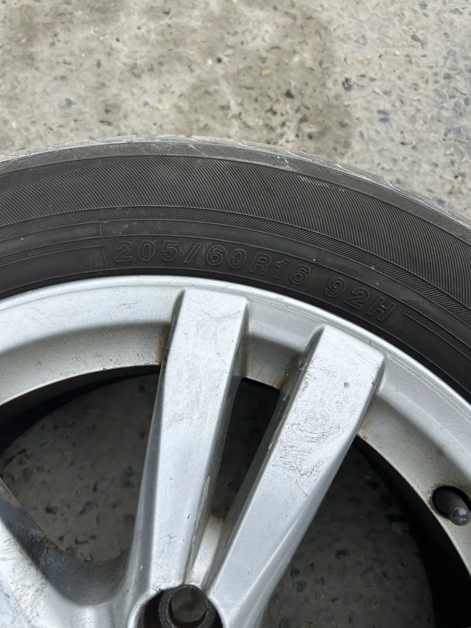 850 Шины Yokohama BlueEarth RV02 205/60 R16 2022 год, 18000 рублей, Невинномысск