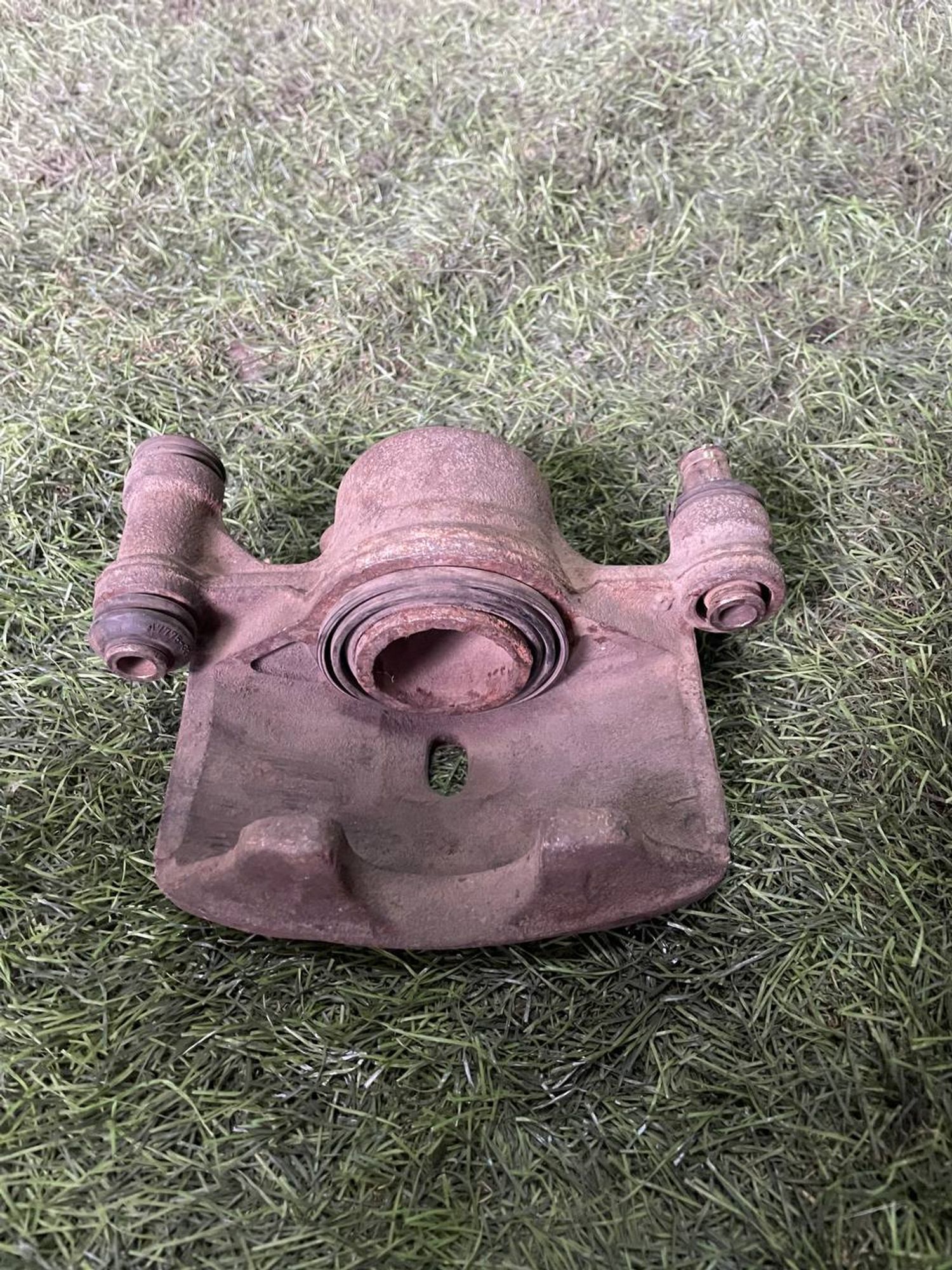 308 Суппорт тормозной передний левый TOYOTA SPRINTER AE100, 3000 рублей, Невинномысск