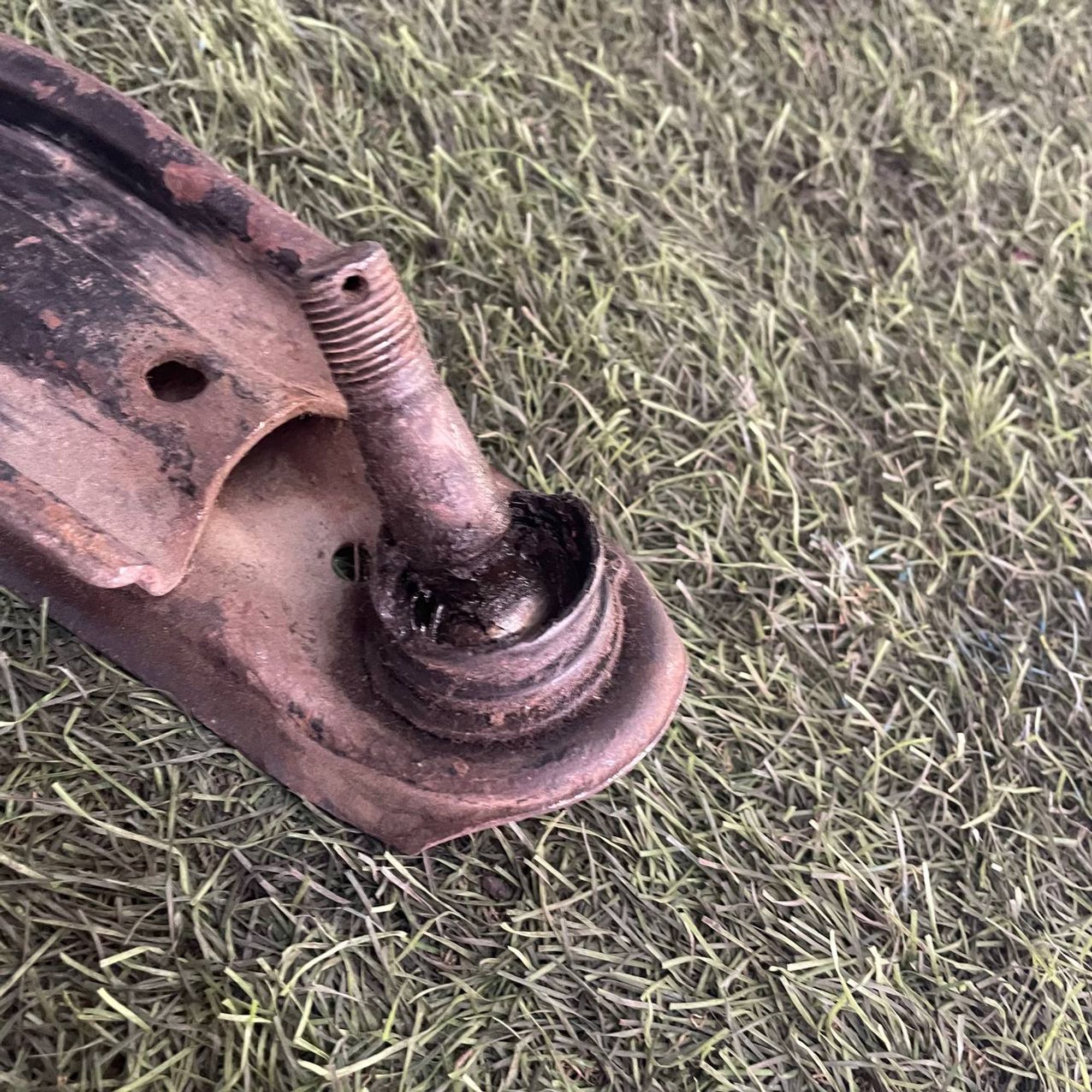 320 Рычаг передний правый нижний NISSAN SUNNY B13, 3000 рублей, Невинномысск