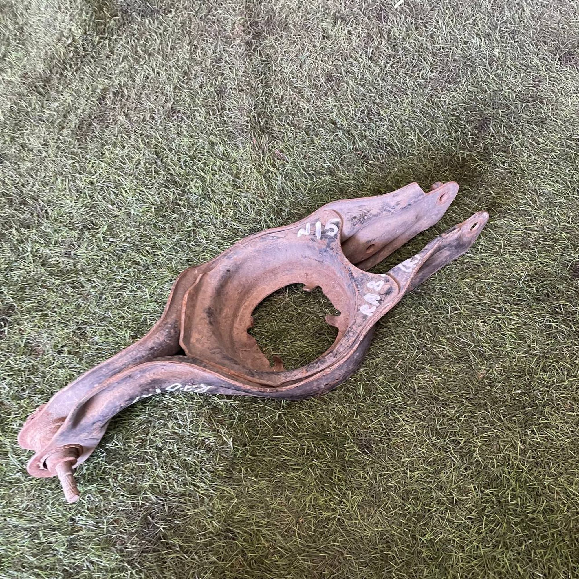 15 Рычаг задний поперечный нижний Honda Odyssey RA6, 3000 рублей, Невинномысск