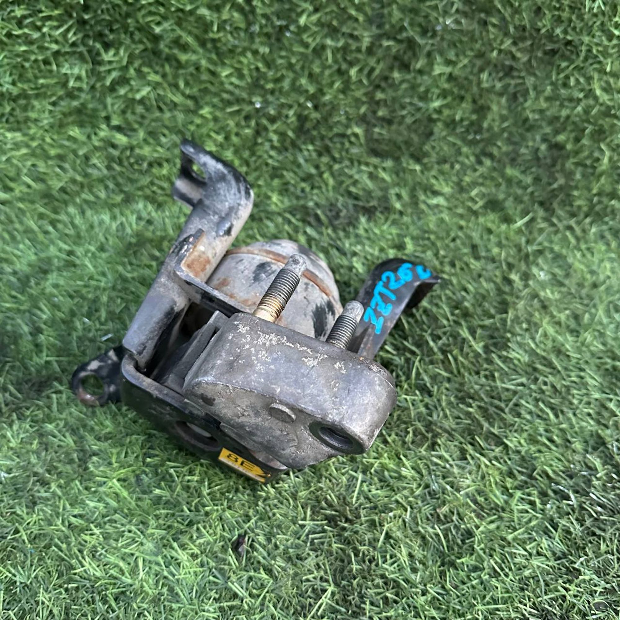 https://ycs.partsauto.market/partsauto-images/thmbs/userImages/772e461030aea93f4dbb6447c0f924d3/part/c8411b7c-67f2-4c0a-b299-1e3364c9469b_1738239841033.jpg