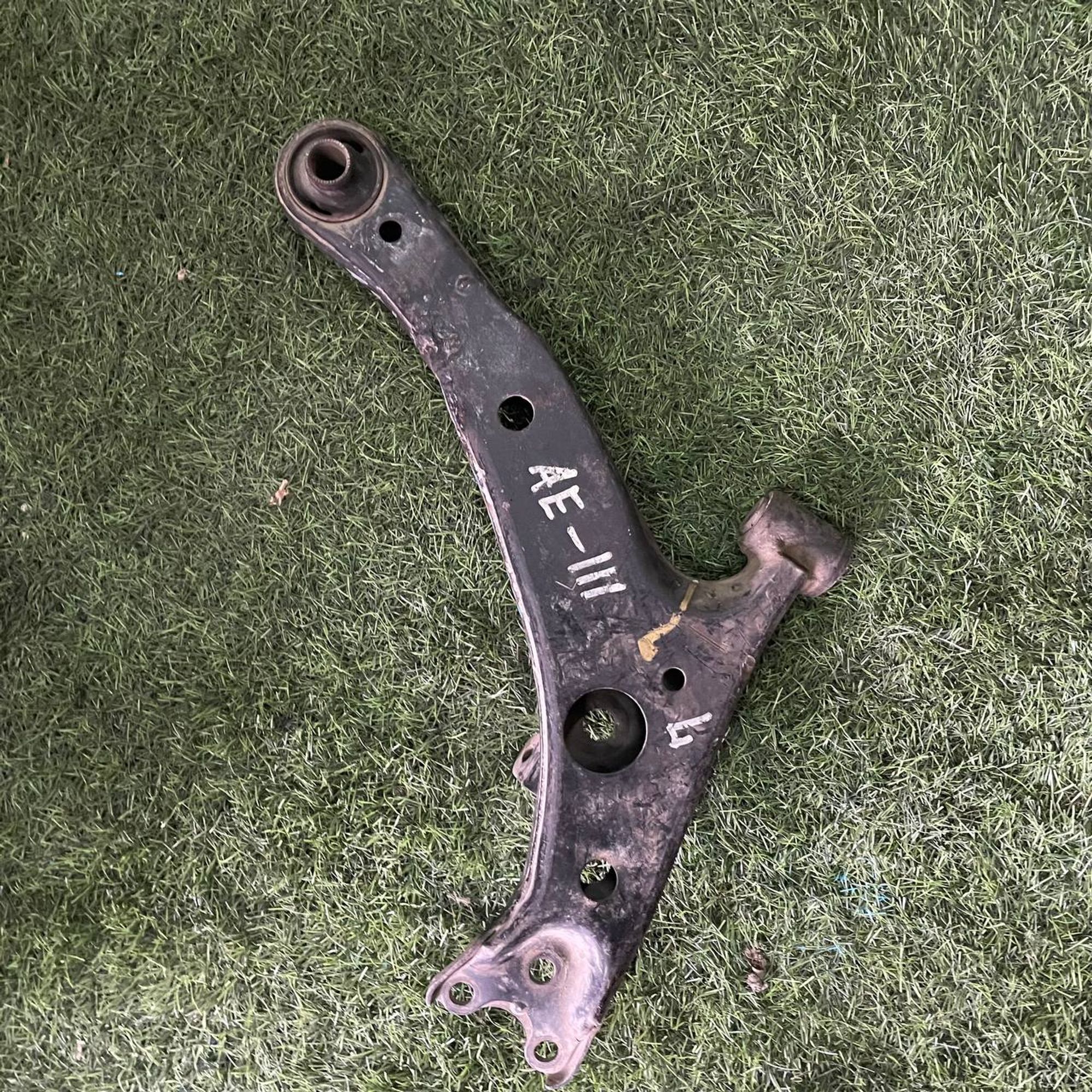 173 Рычаг передний левый нижний TOYOTA SPRINTER AE111, 3500 рублей, Невинномысск