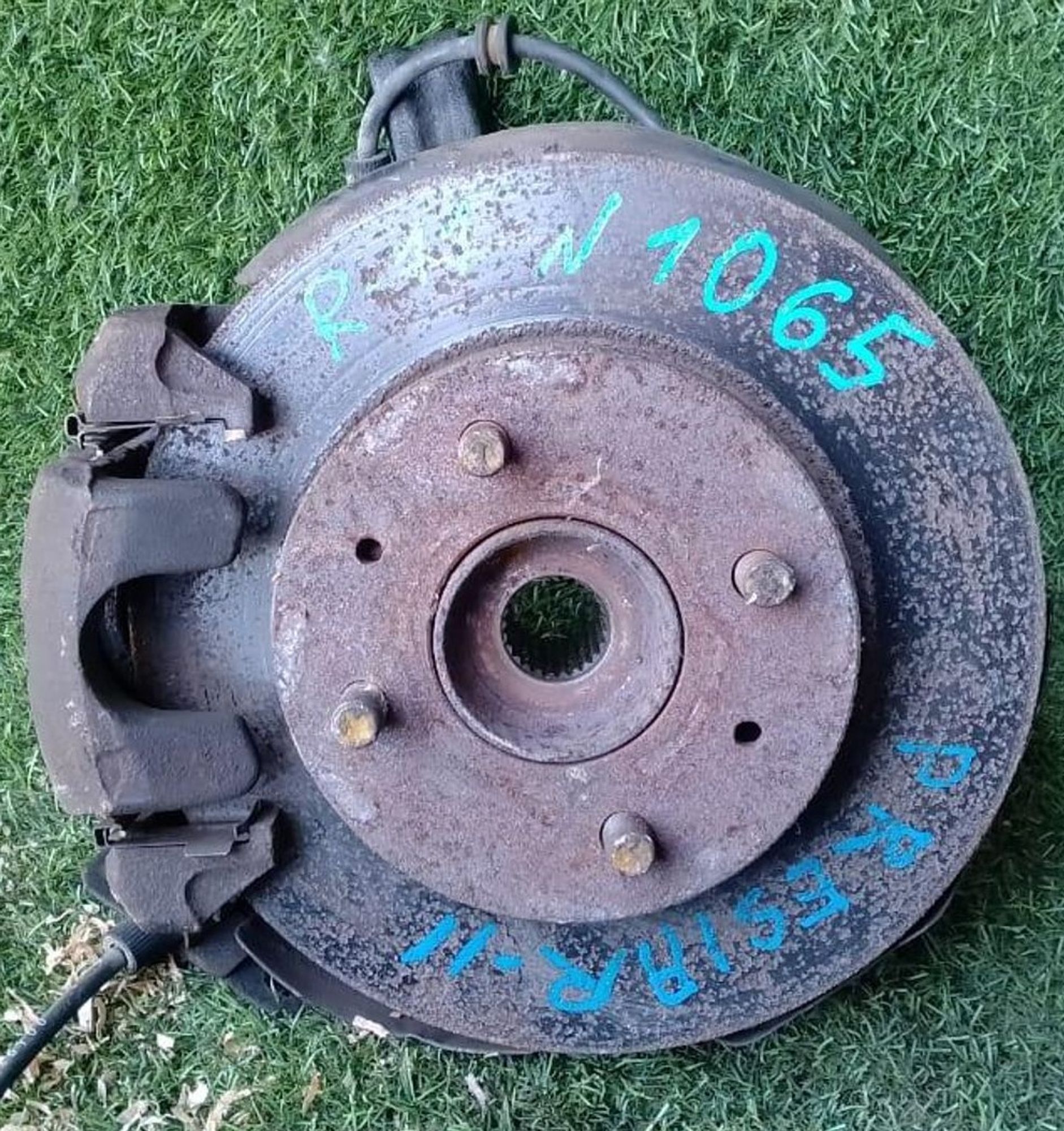 1065 Диск тормозной передний Nissan Presea R11, 2000 рублей, Невинномысск