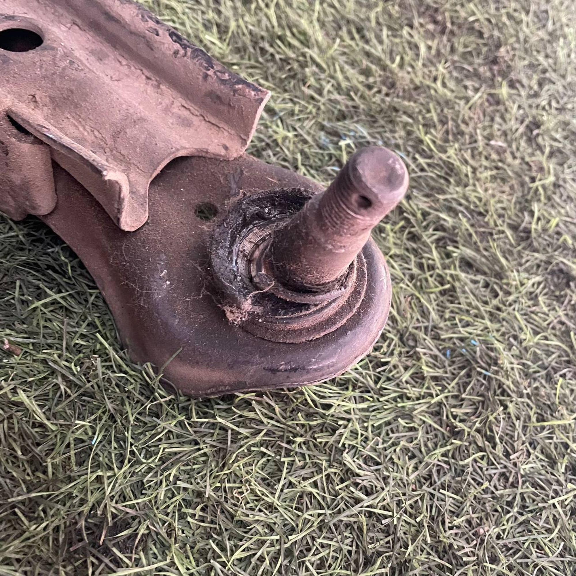 337 Рычаг передний правый нижний NISSAN CEFIRO A32, 3500 рублей, Невинномысск